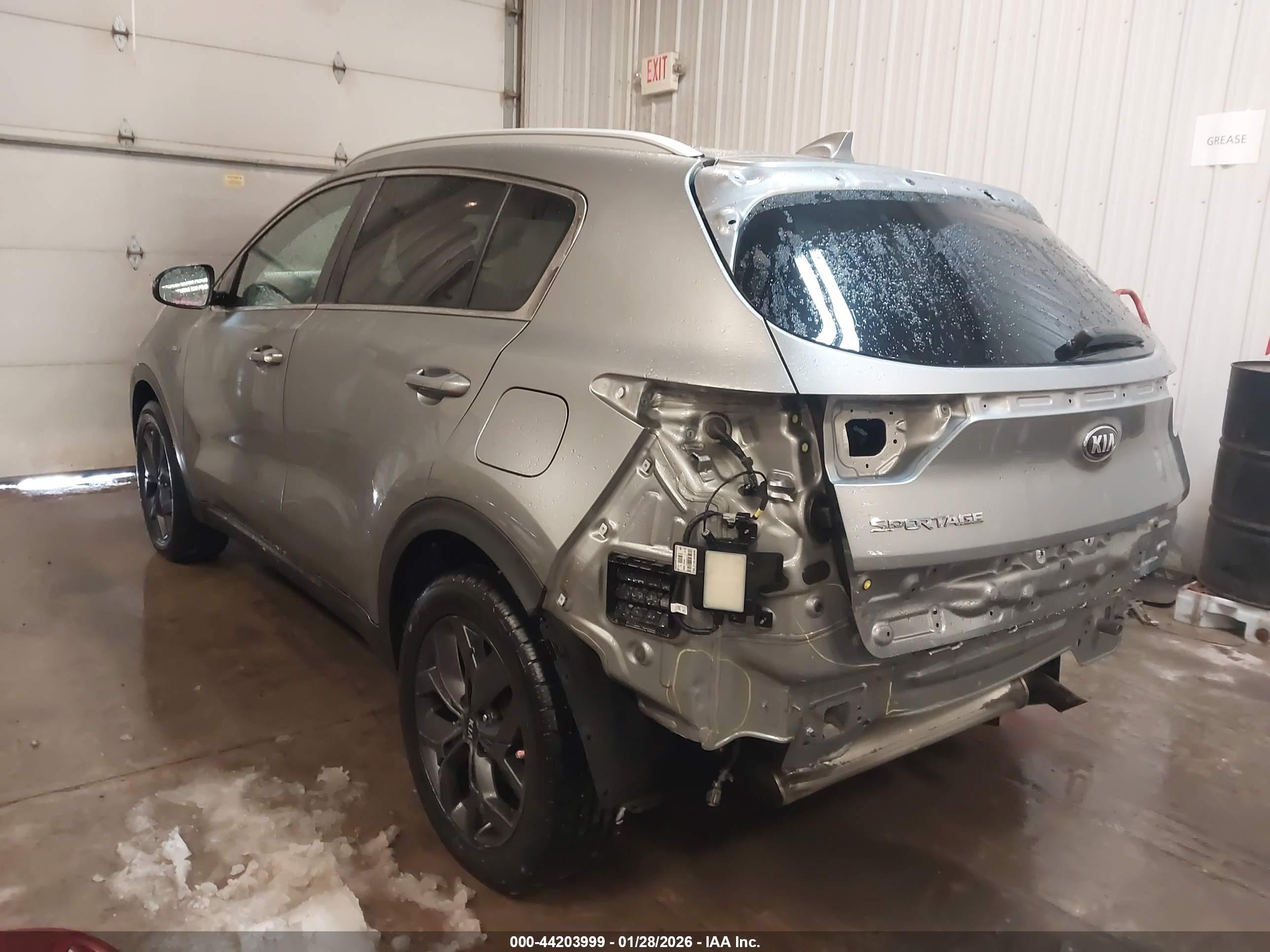KIA SPORTAGE image 3