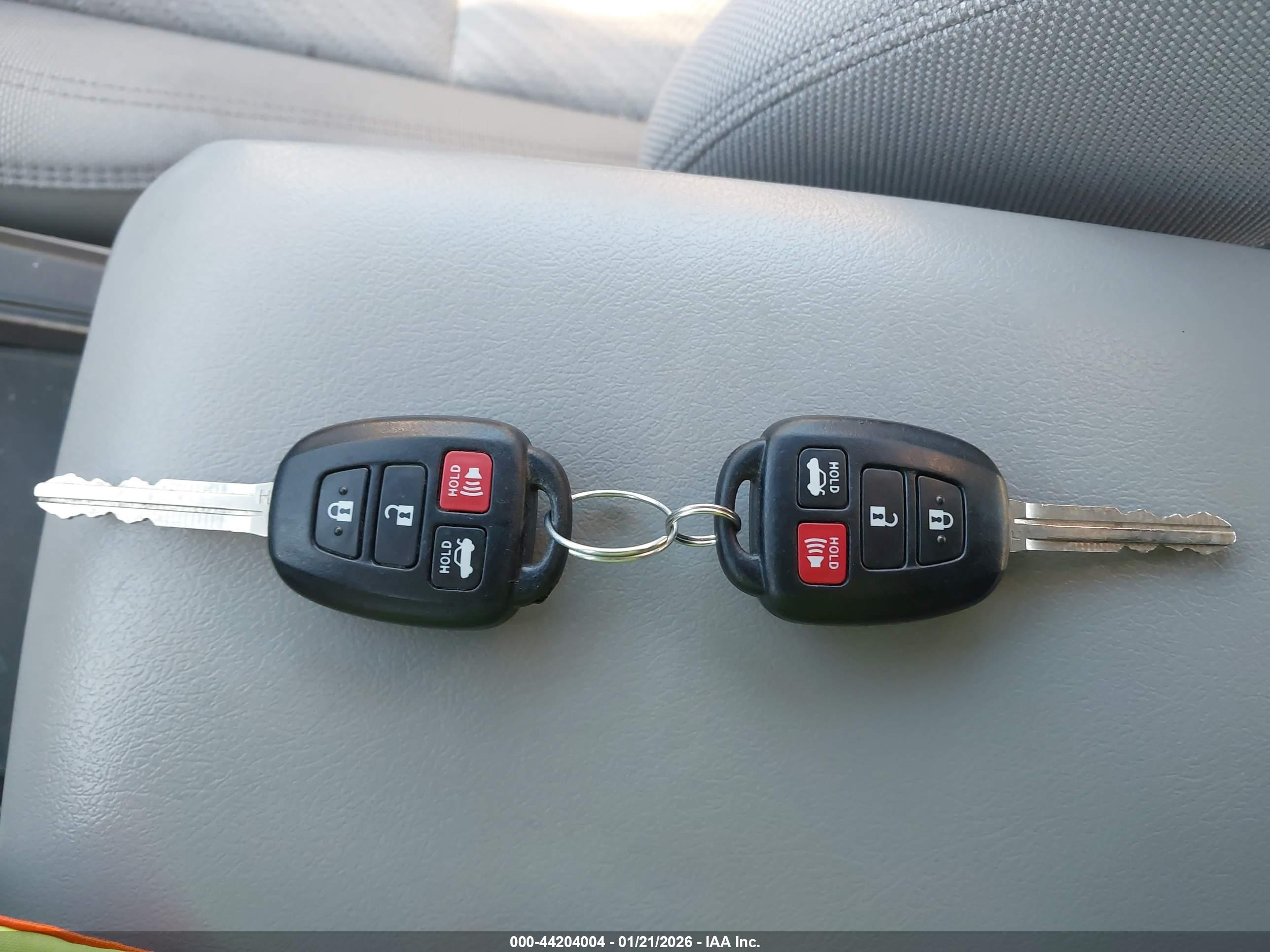 TOYOTA CAMRY image 11