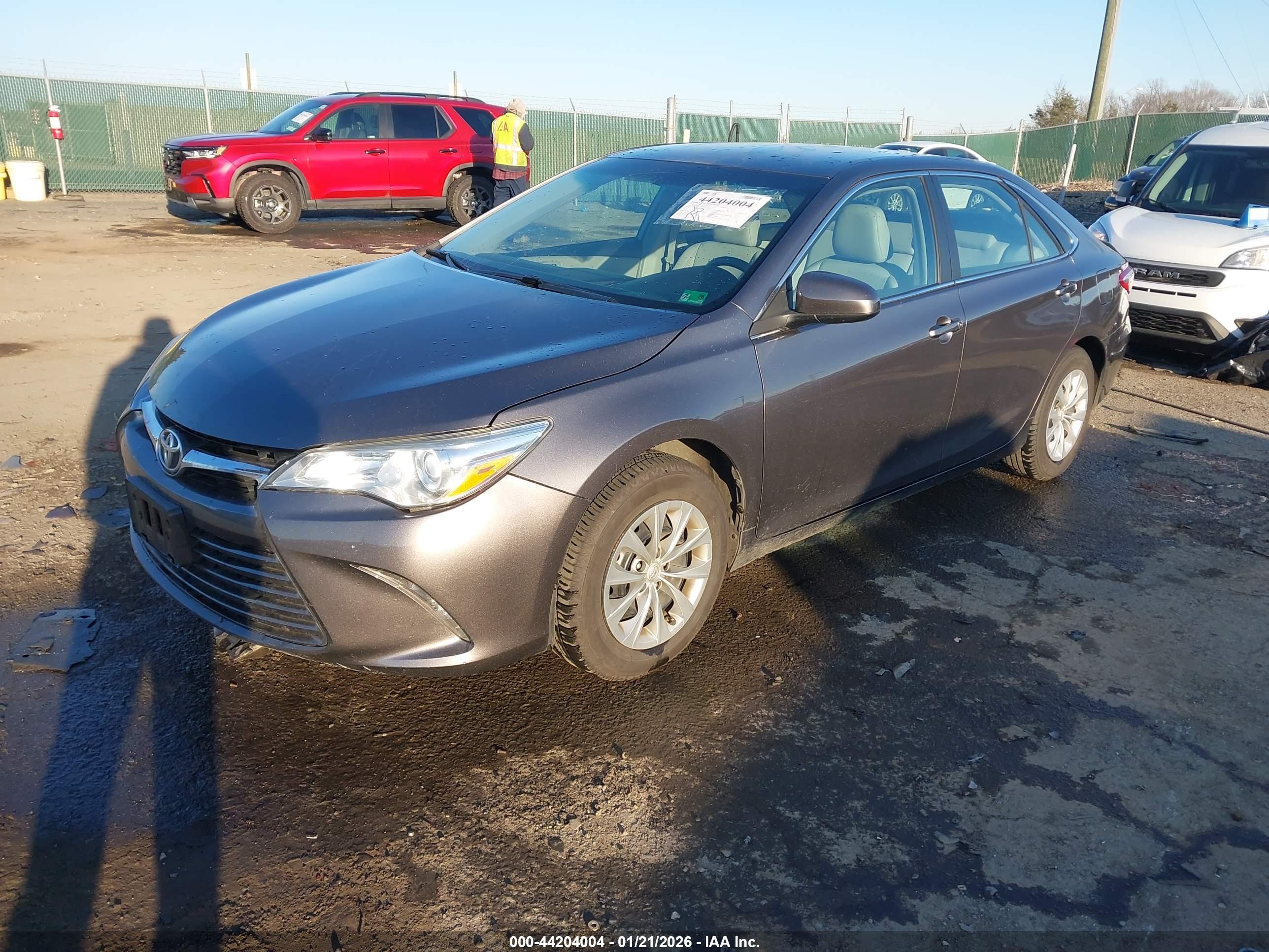 TOYOTA CAMRY image 2
