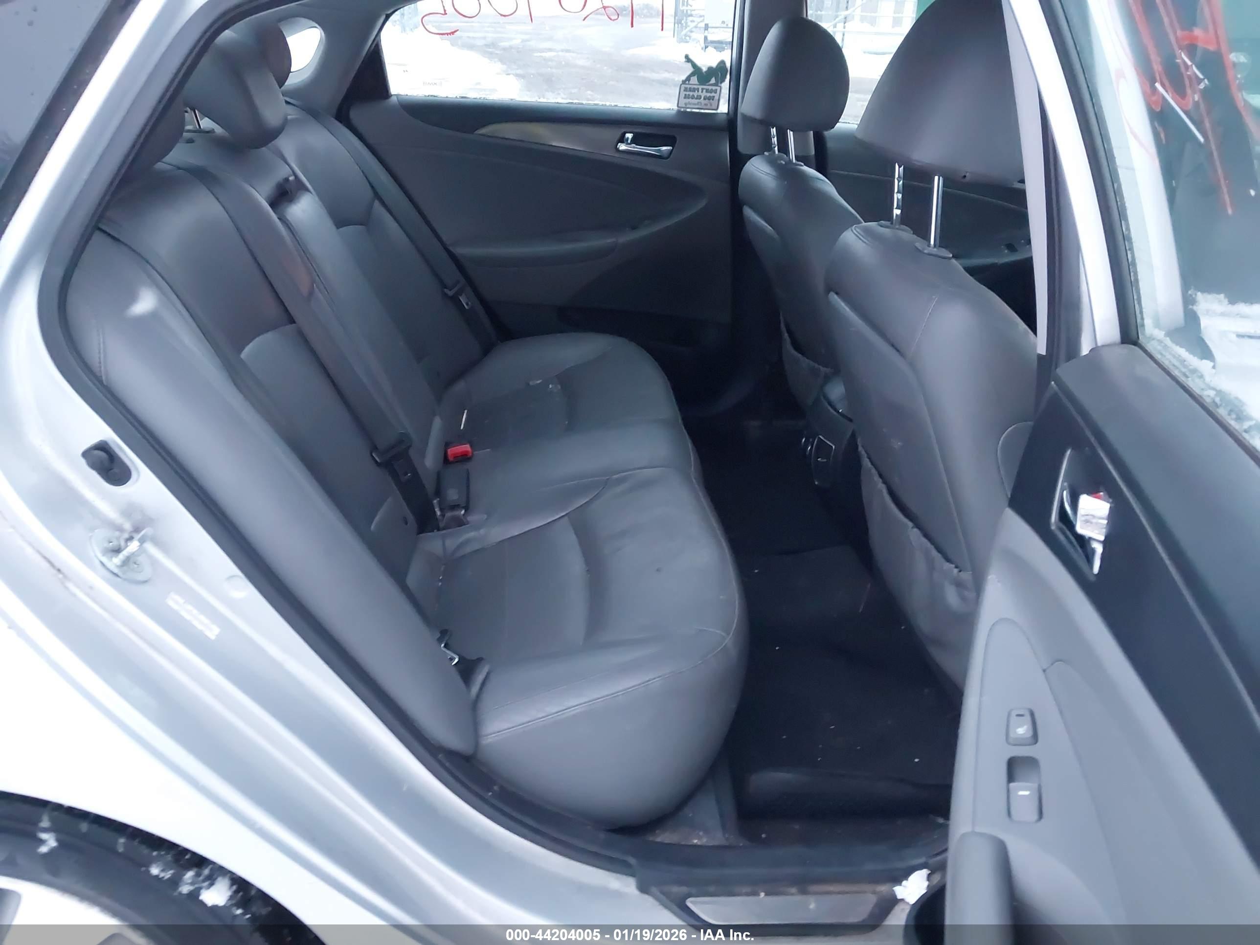HYUNDAI SONATA image 8