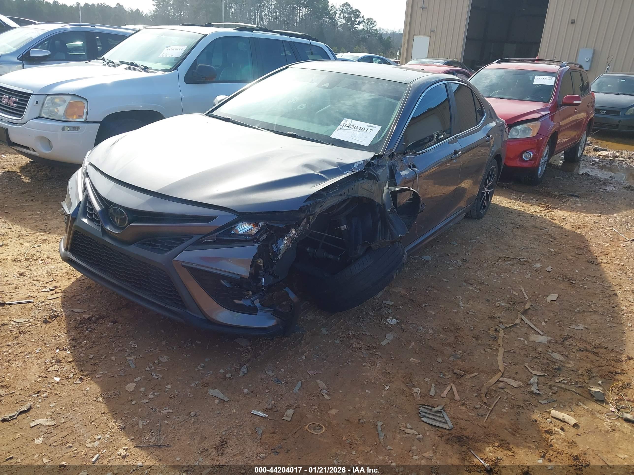 TOYOTA CAMRY image 2