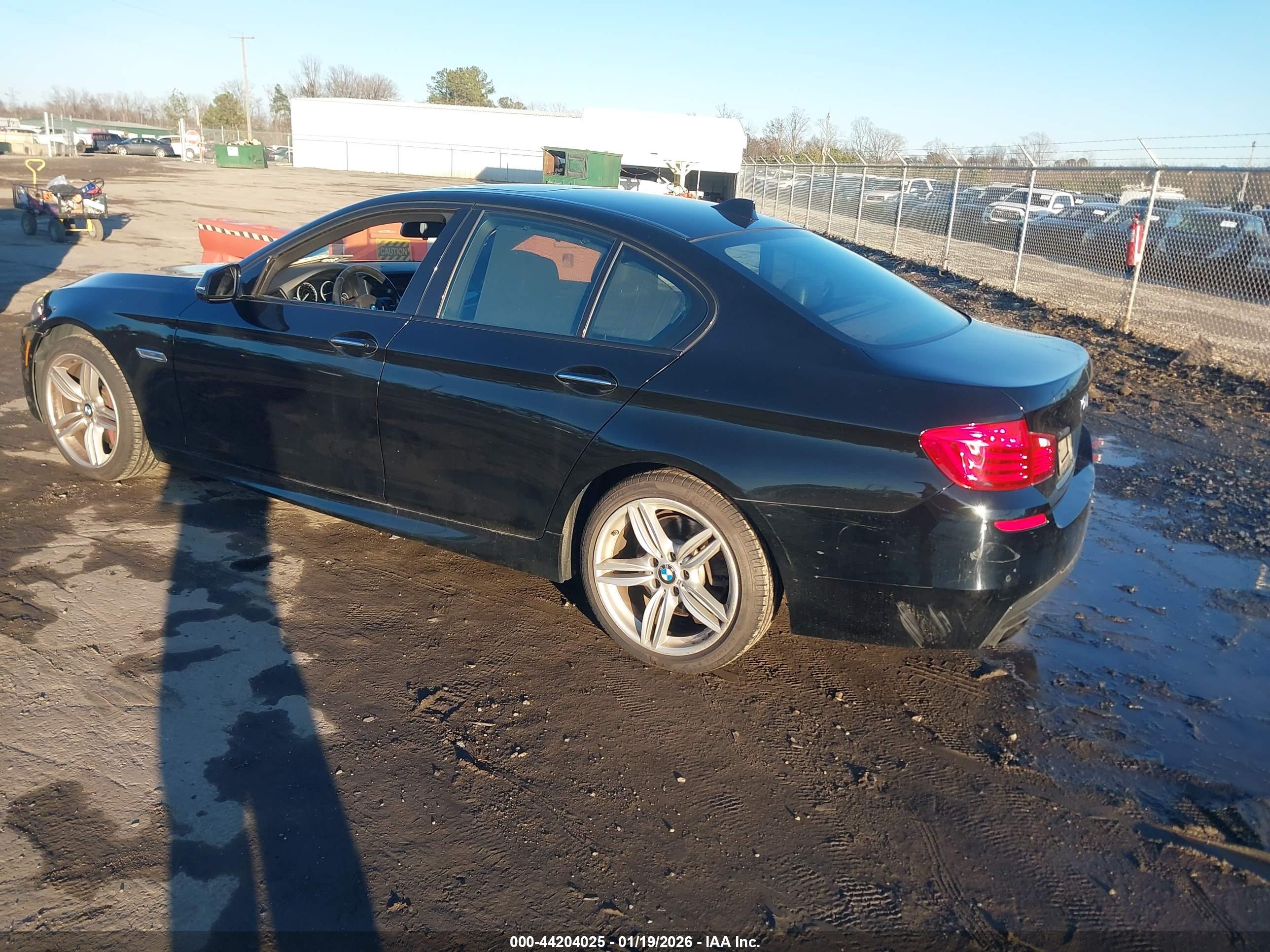 BMW 550I image 3