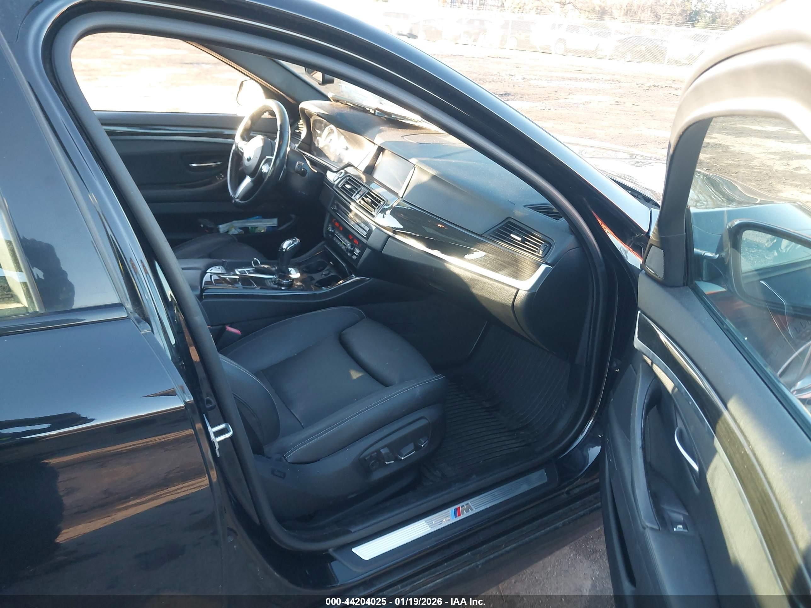 BMW 550I image 5