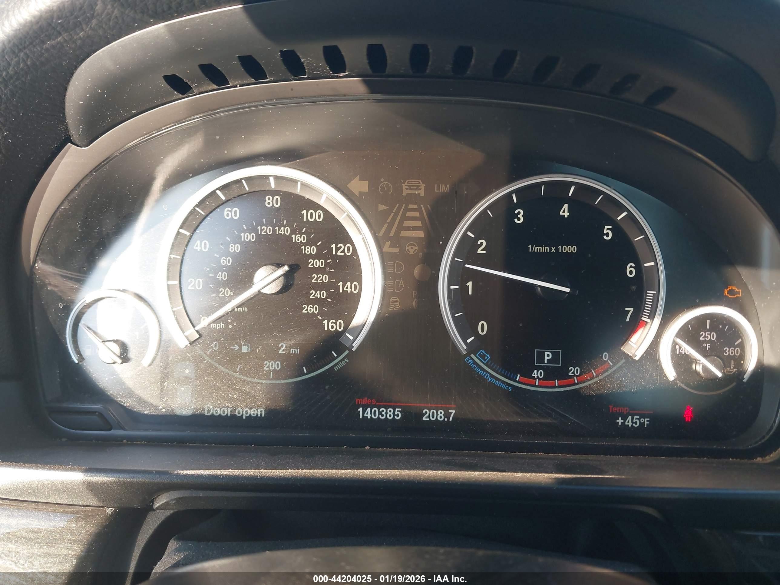 BMW 550I image 7