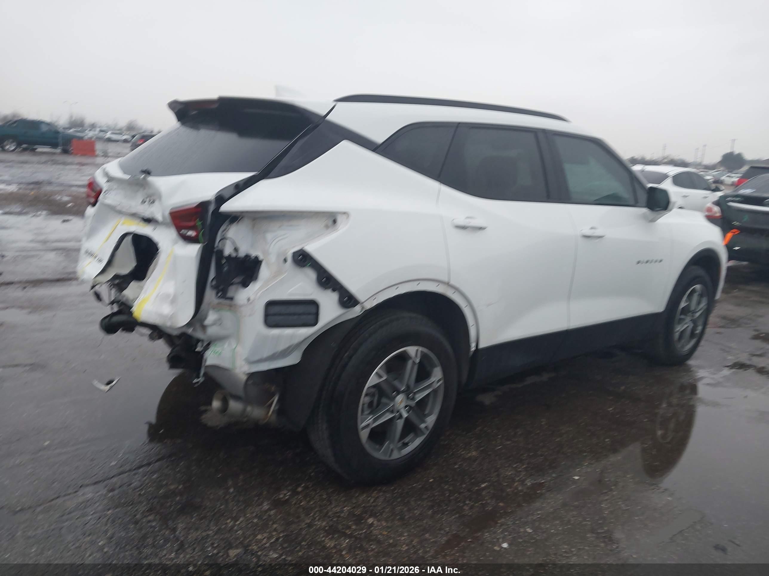 CHEVROLET BLAZER image 4