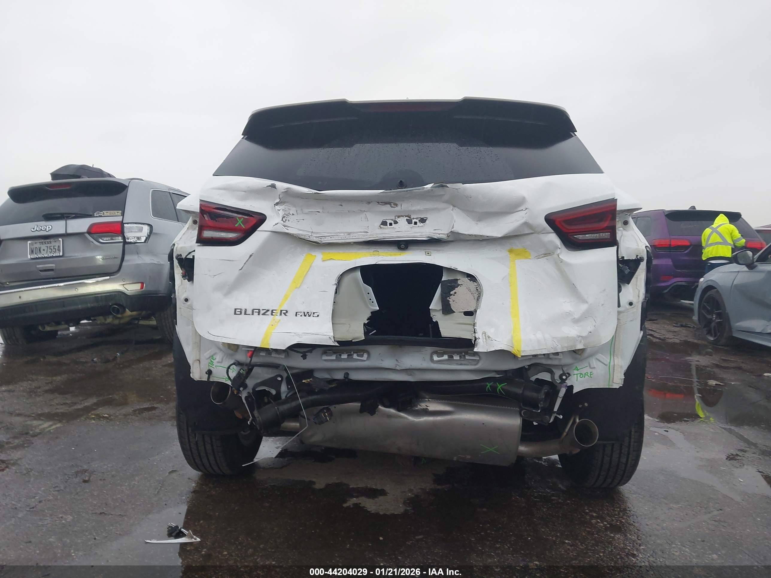 CHEVROLET BLAZER image 6
