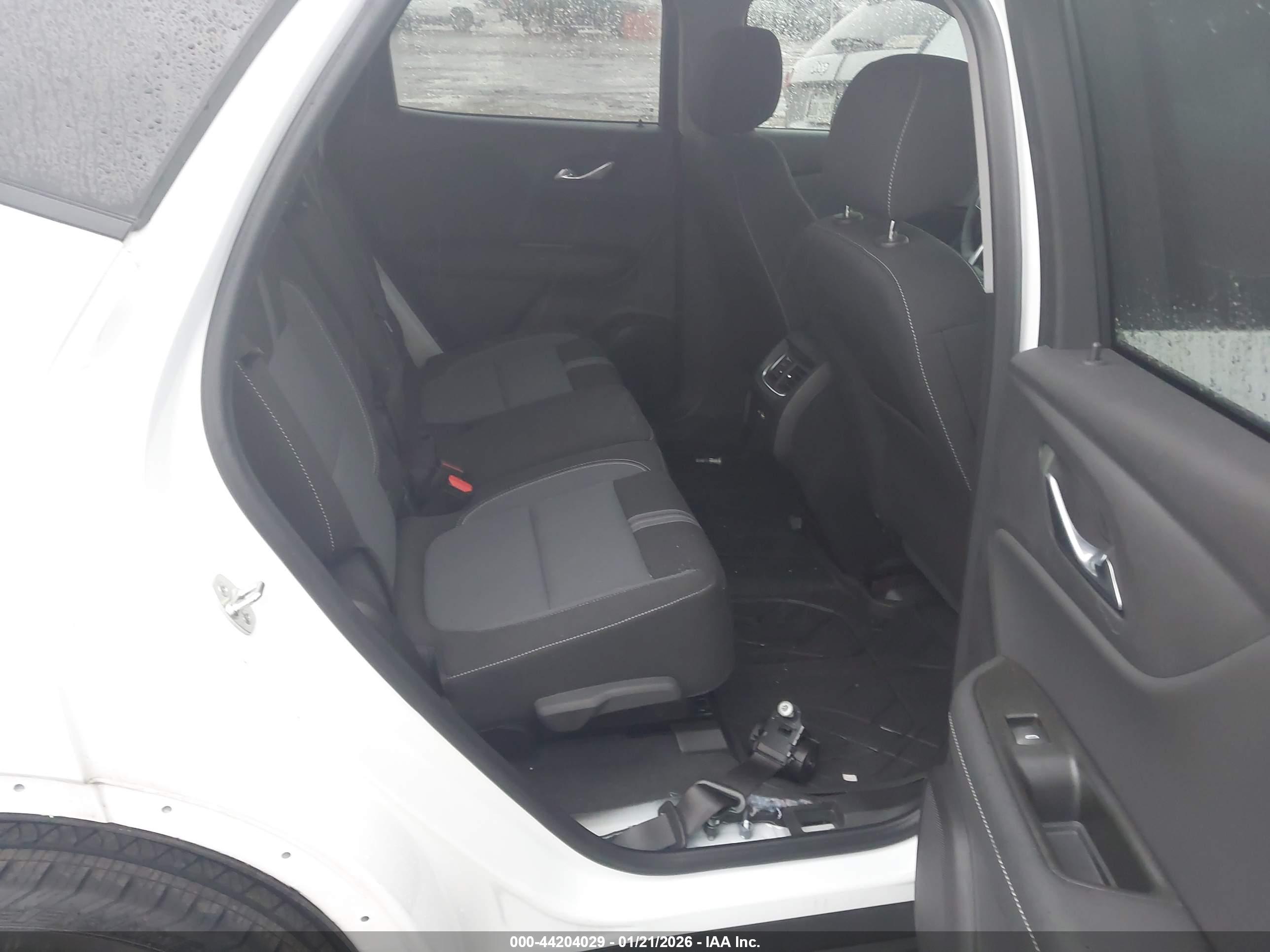 CHEVROLET BLAZER image 8