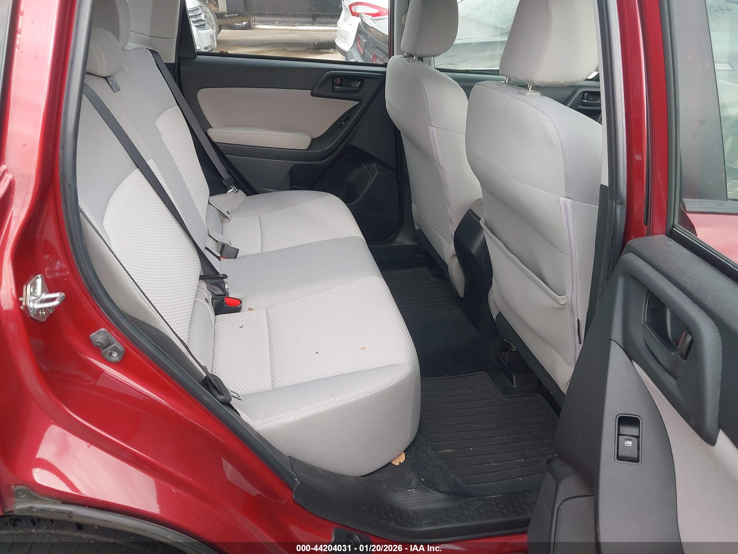 SUBARU FORESTER image 8