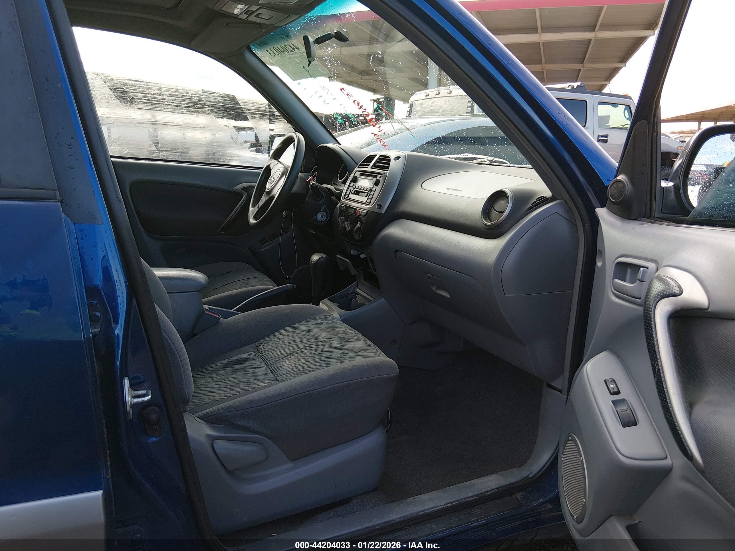TOYOTA RAV4 image 5
