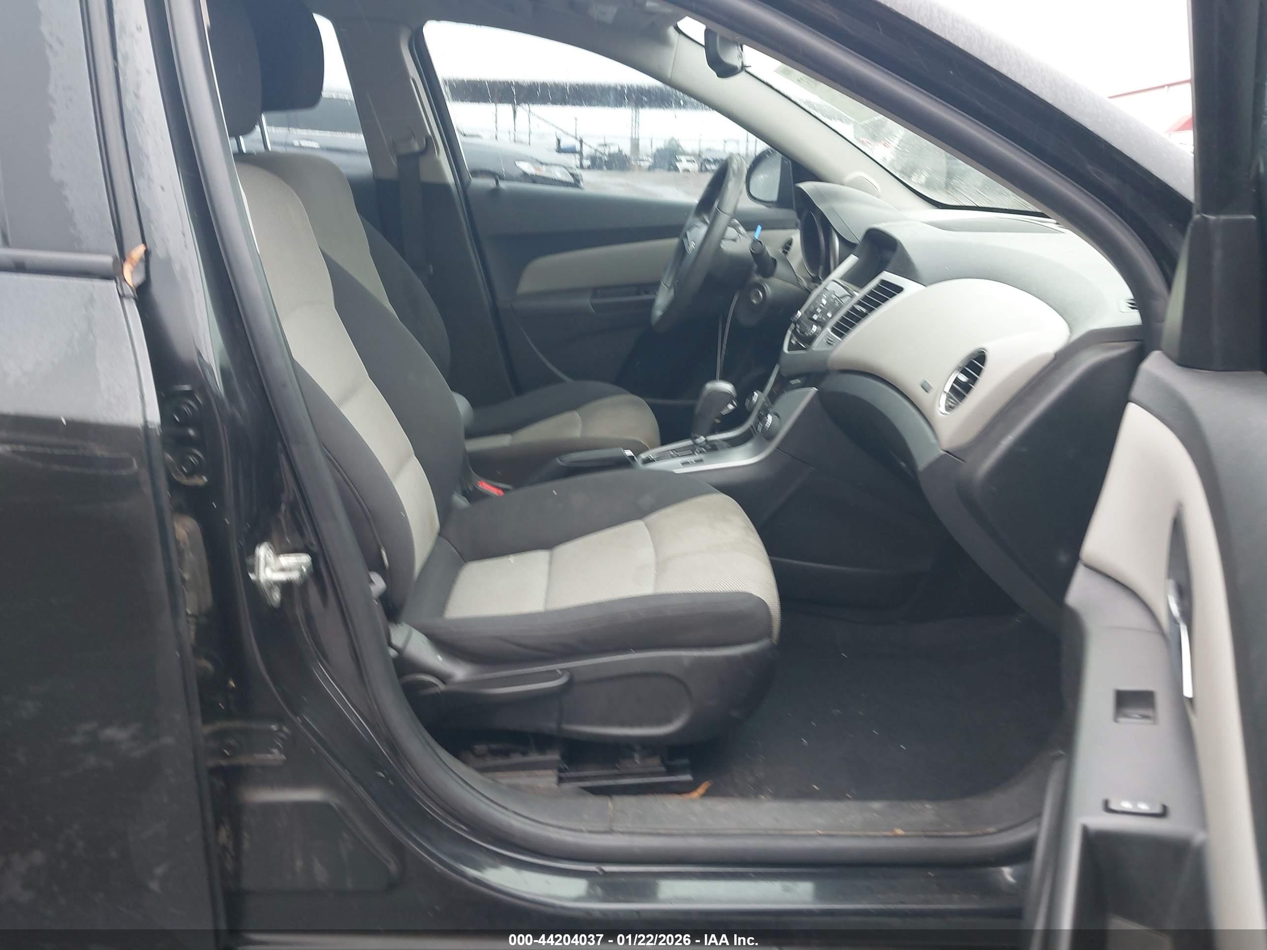 CHEVROLET CRUZE image 5