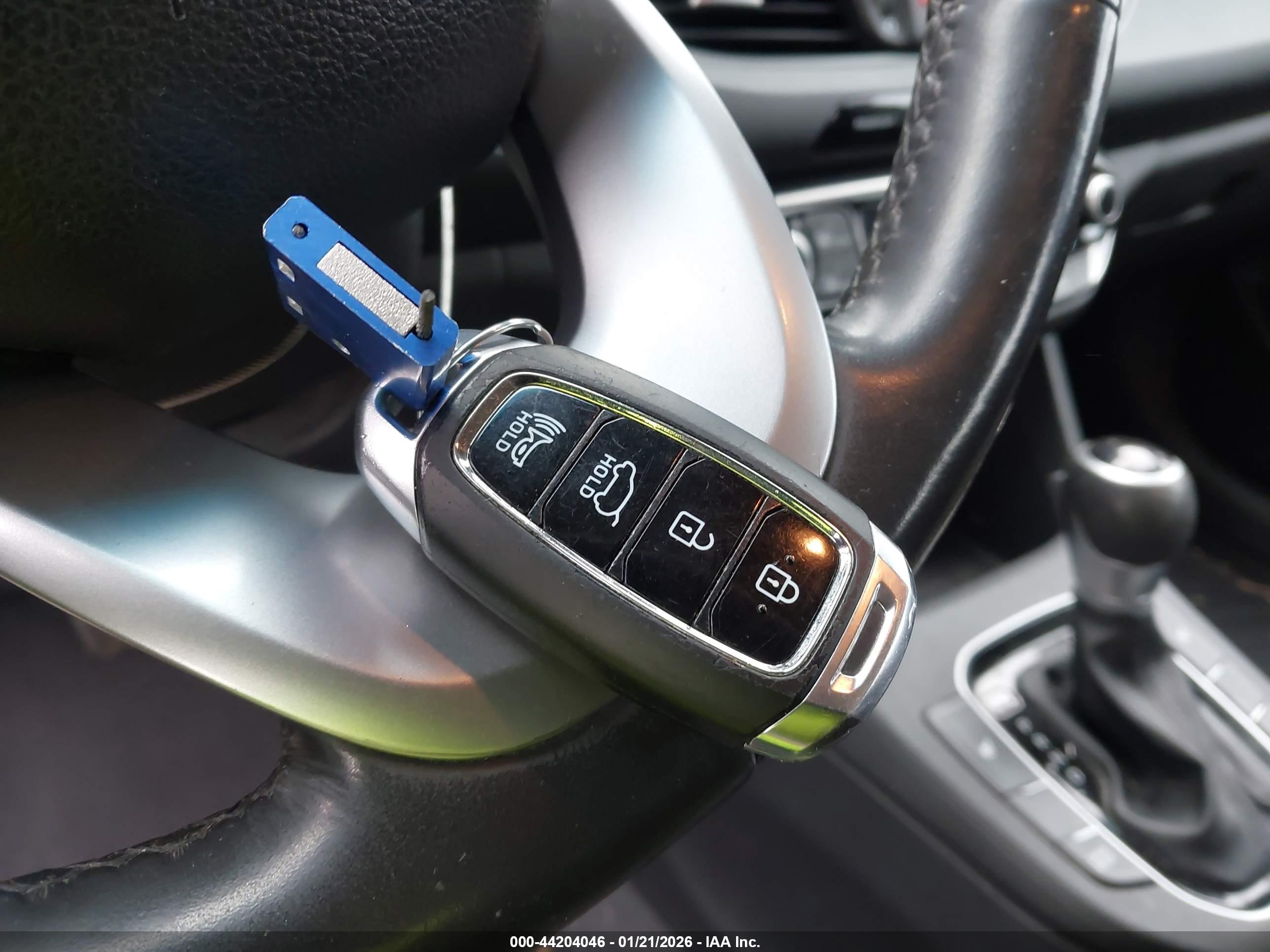 HYUNDAI ELANTRA image 11
