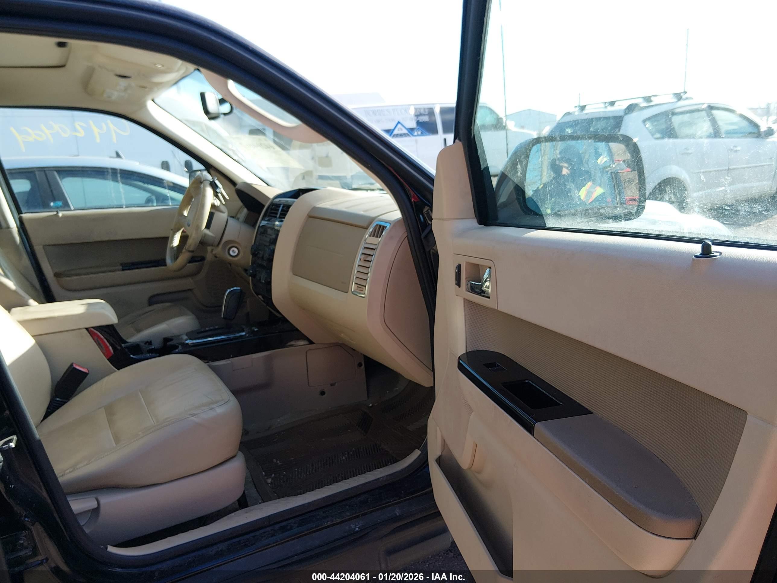 FORD ESCAPE image 5