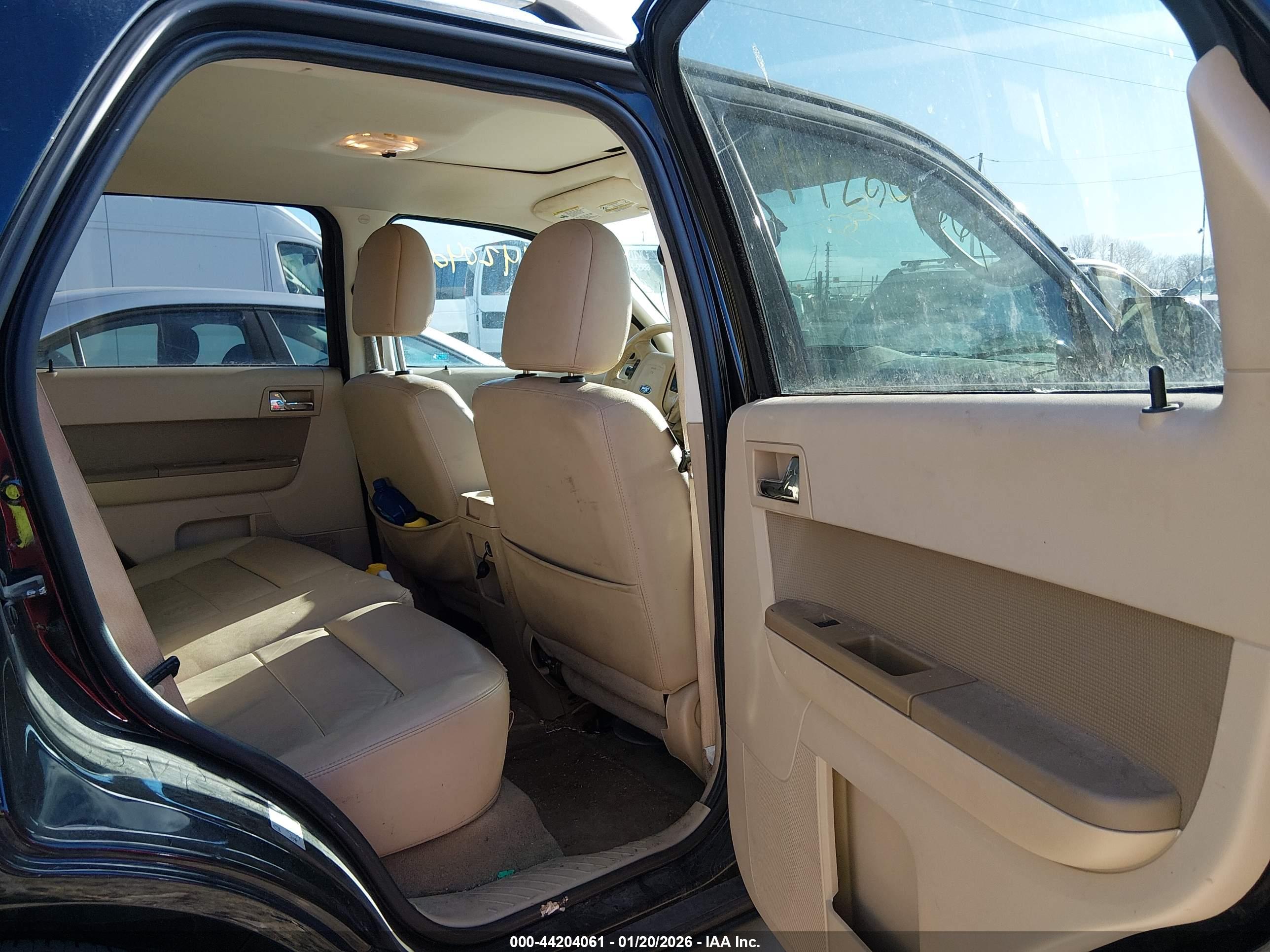 FORD ESCAPE image 8