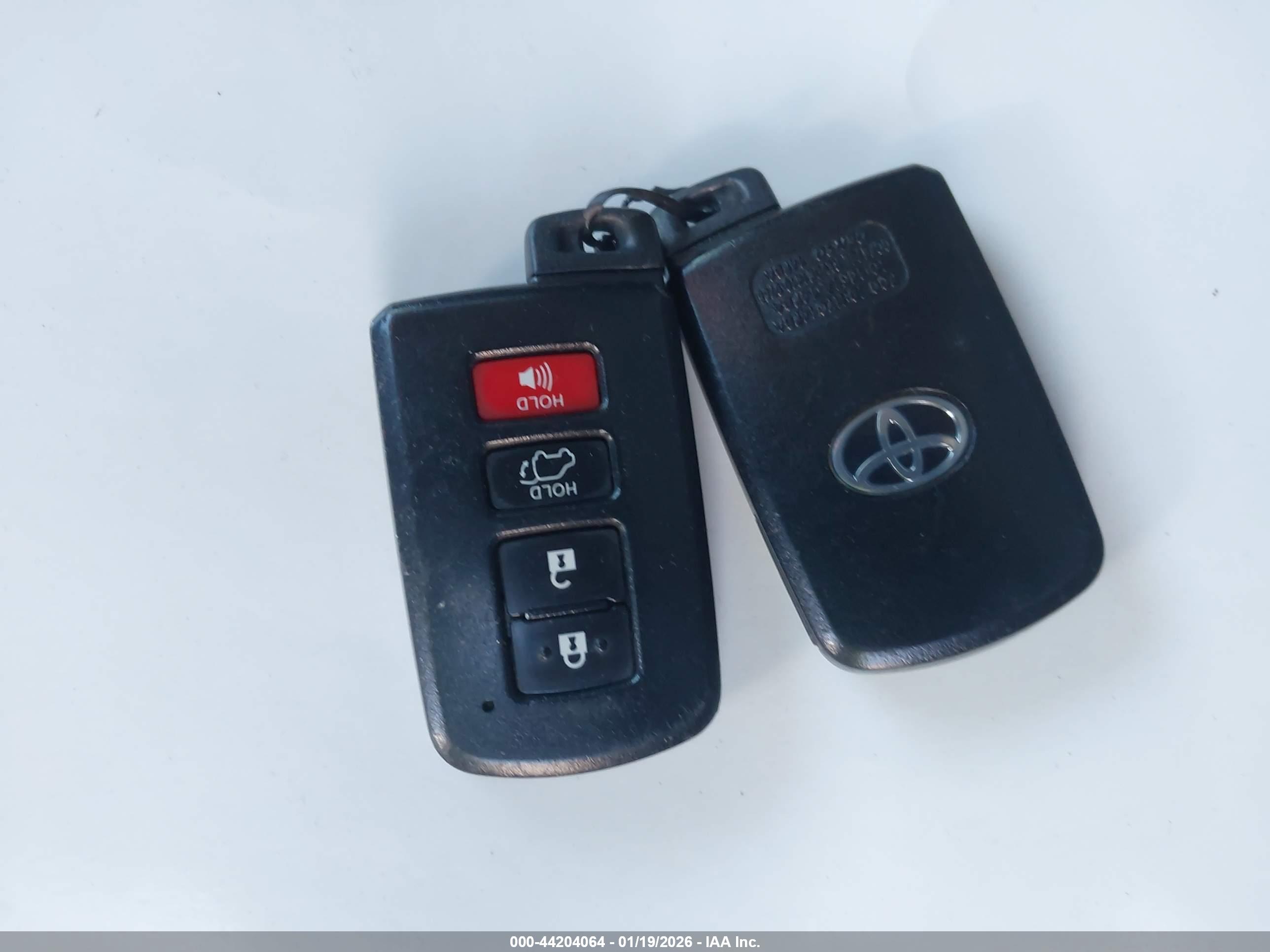 TOYOTA RAV4 image 11