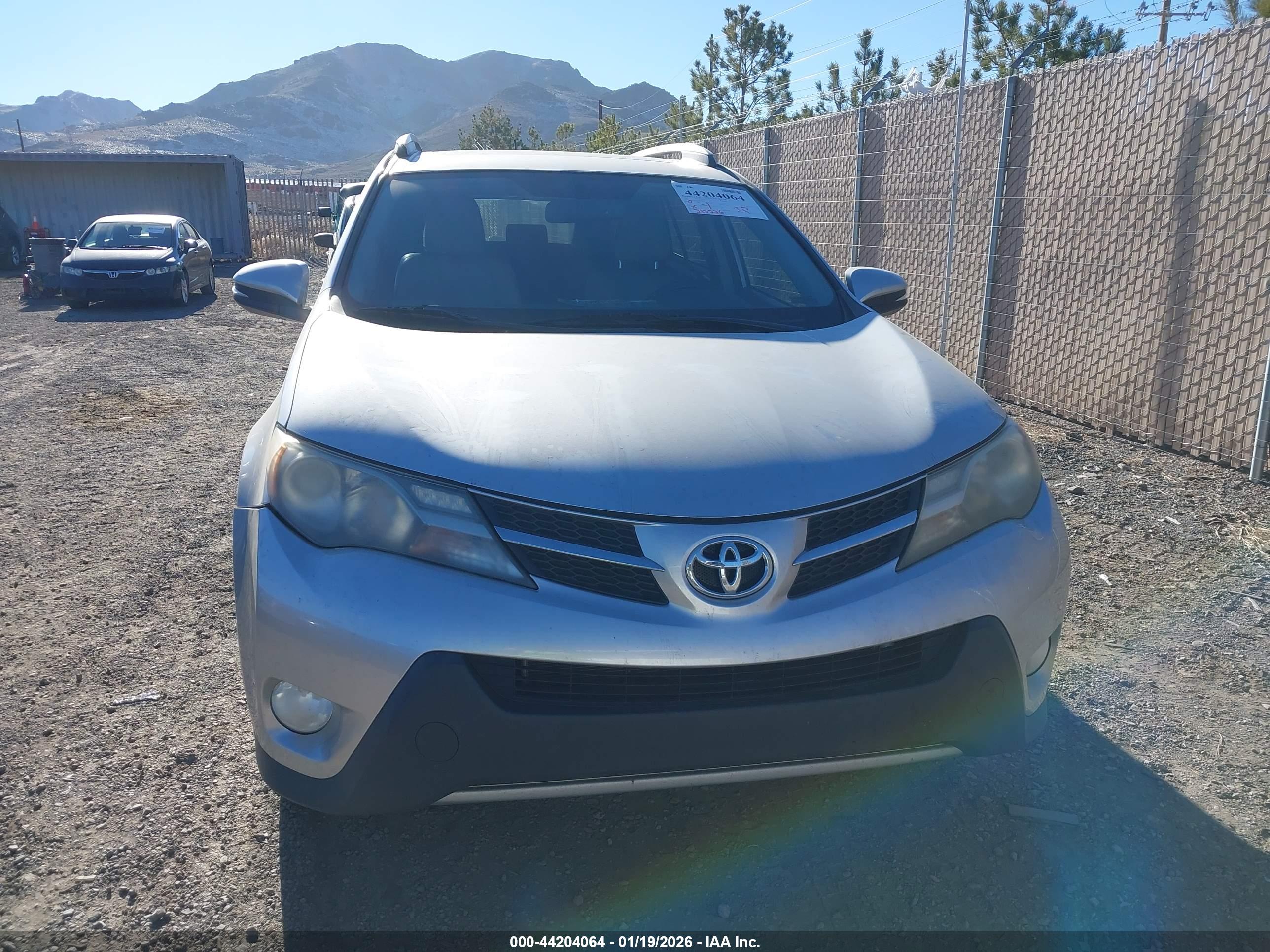 TOYOTA RAV4 image 6