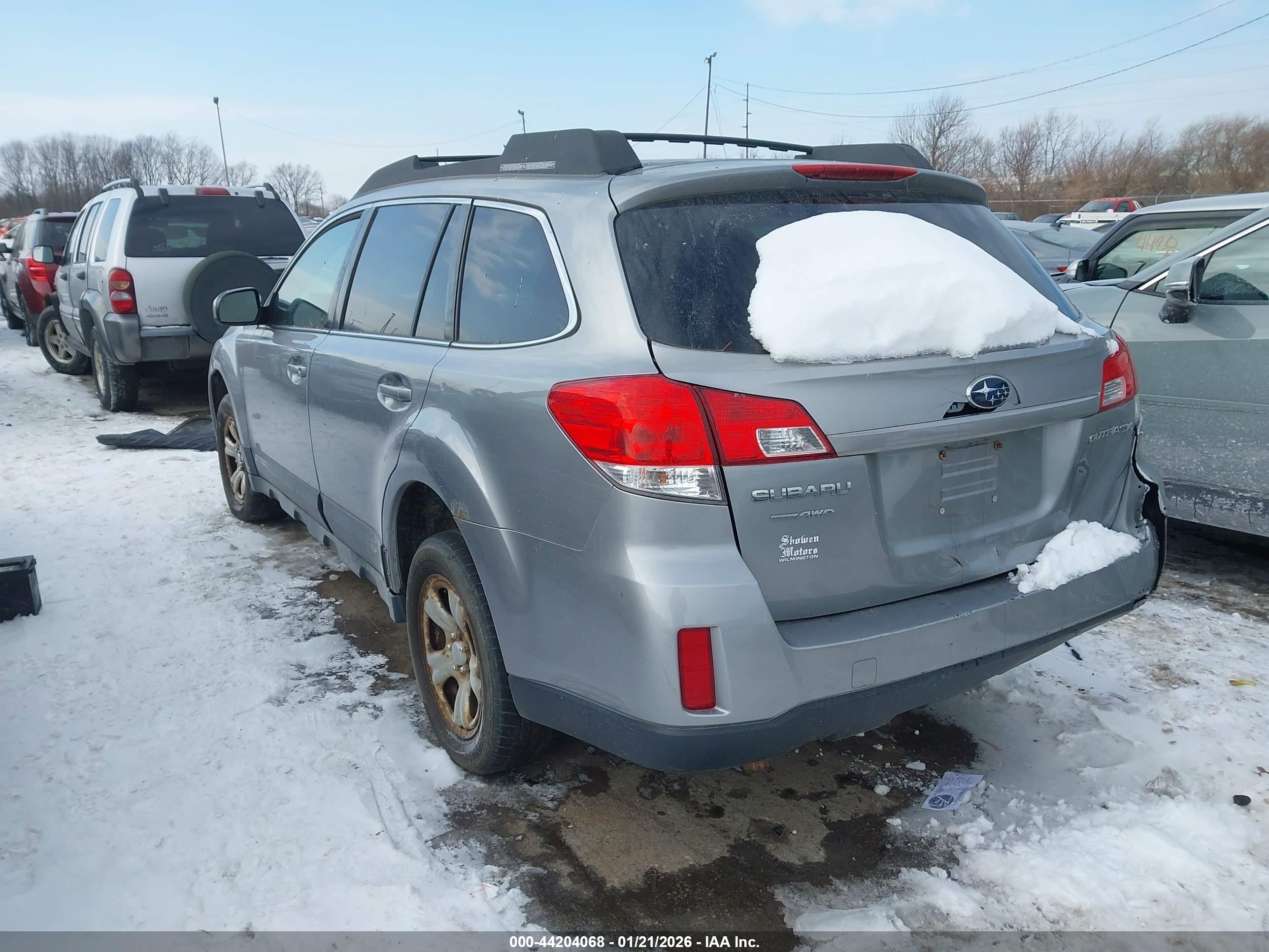 SUBARU OUTBACK image 3