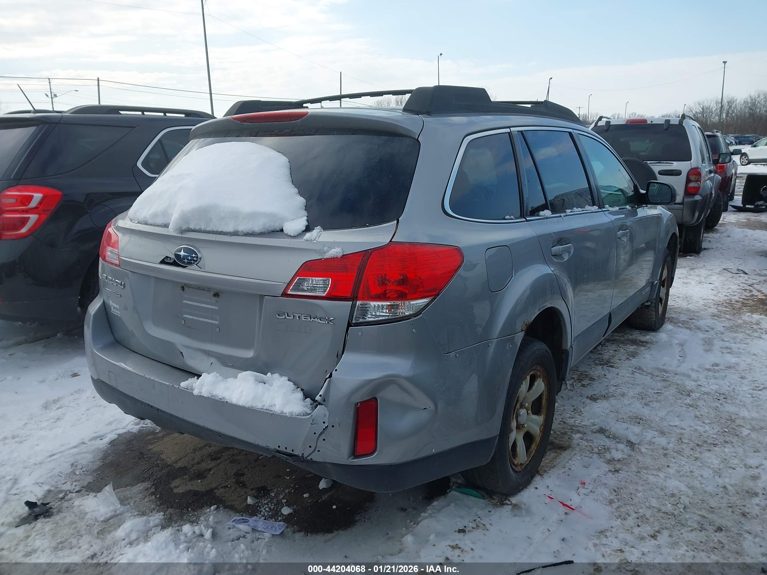 SUBARU OUTBACK image 4