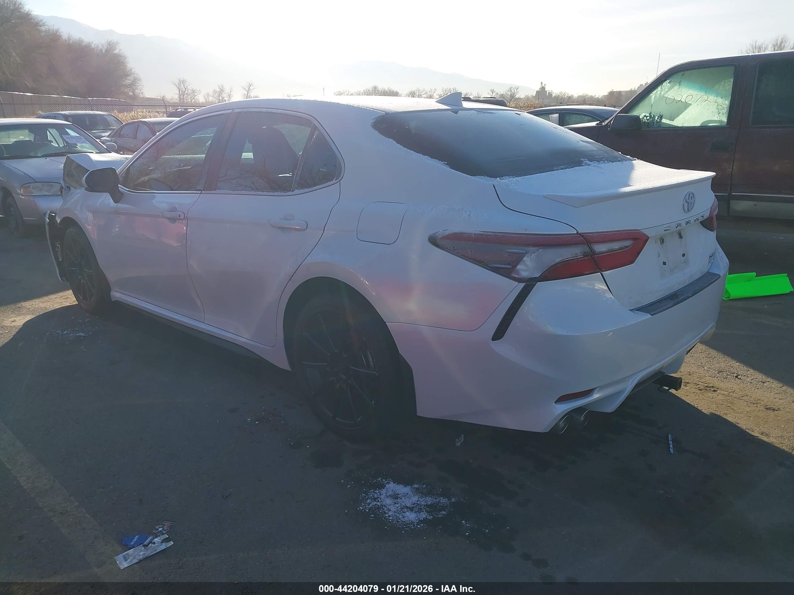TOYOTA CAMRY image 3