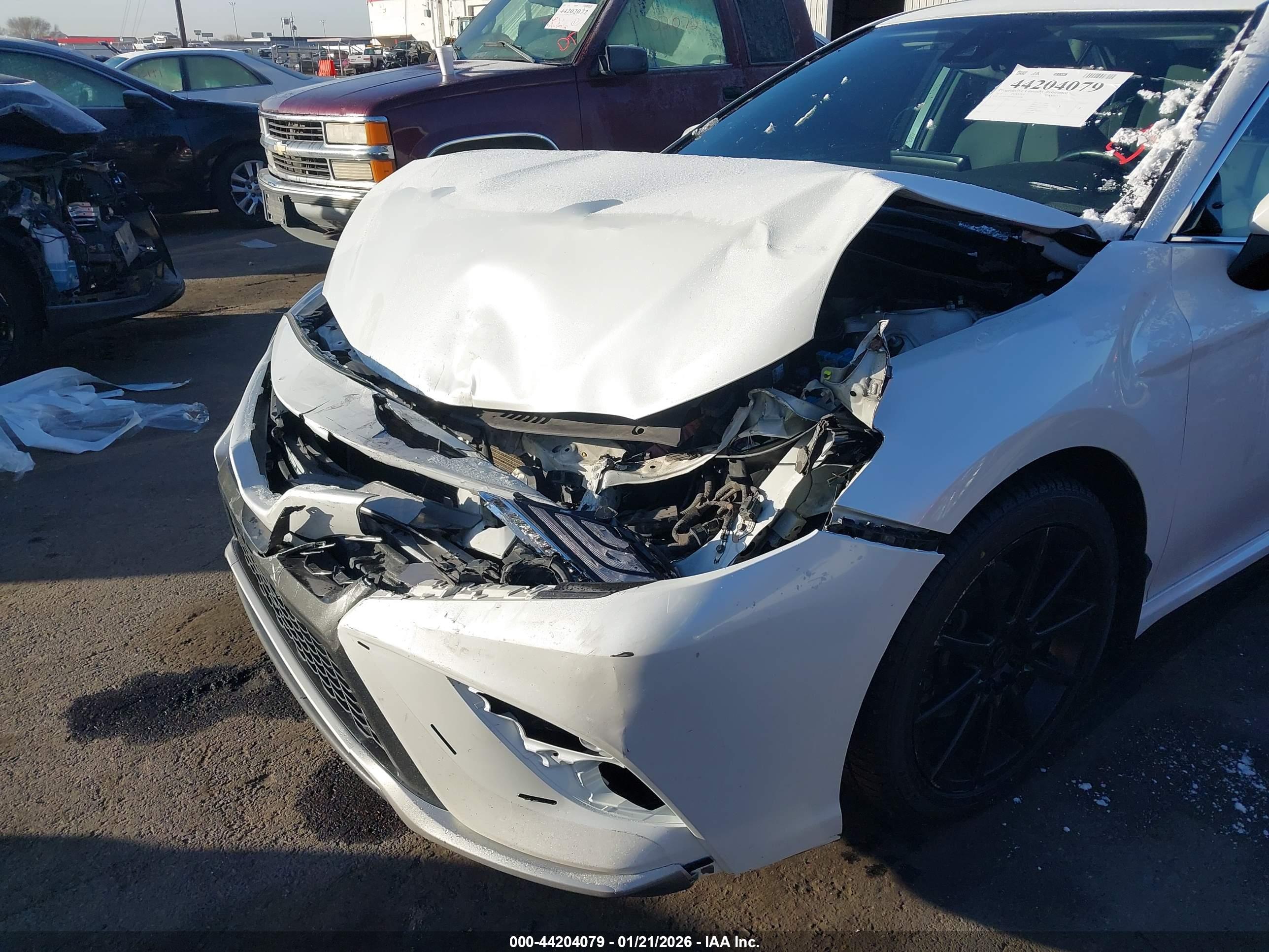 TOYOTA CAMRY image 6