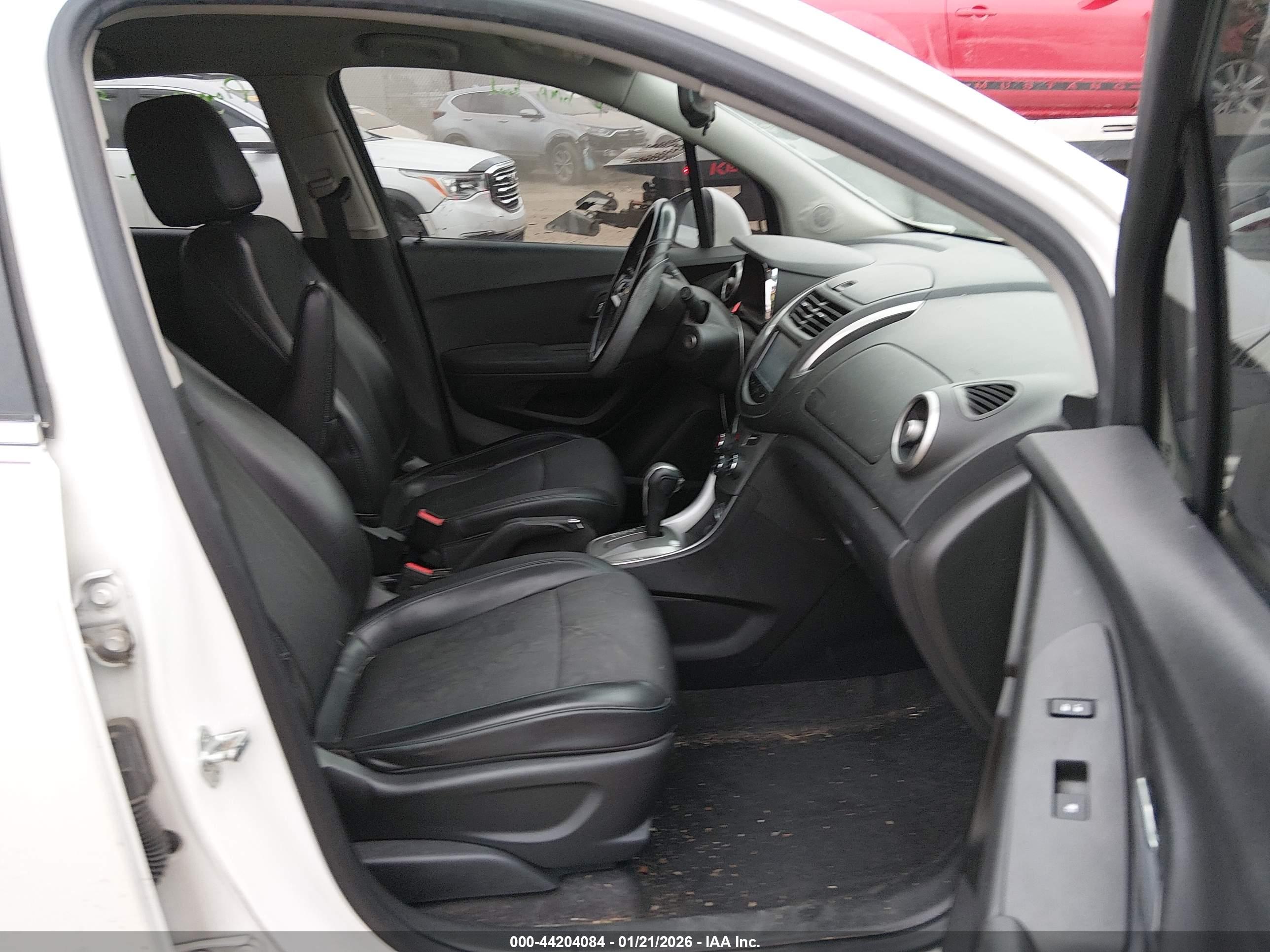 CHEVROLET TRAX image 5