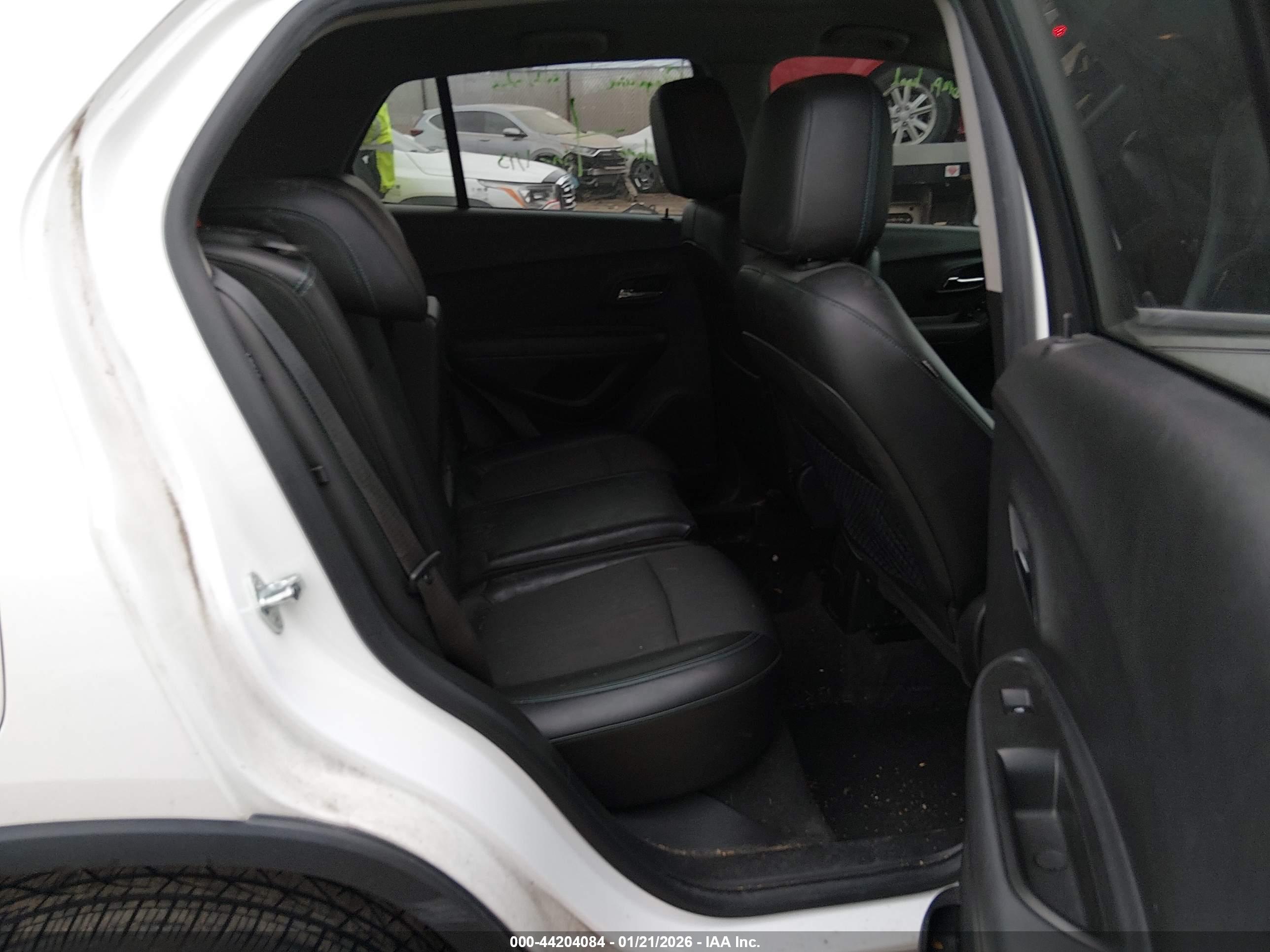 CHEVROLET TRAX image 8