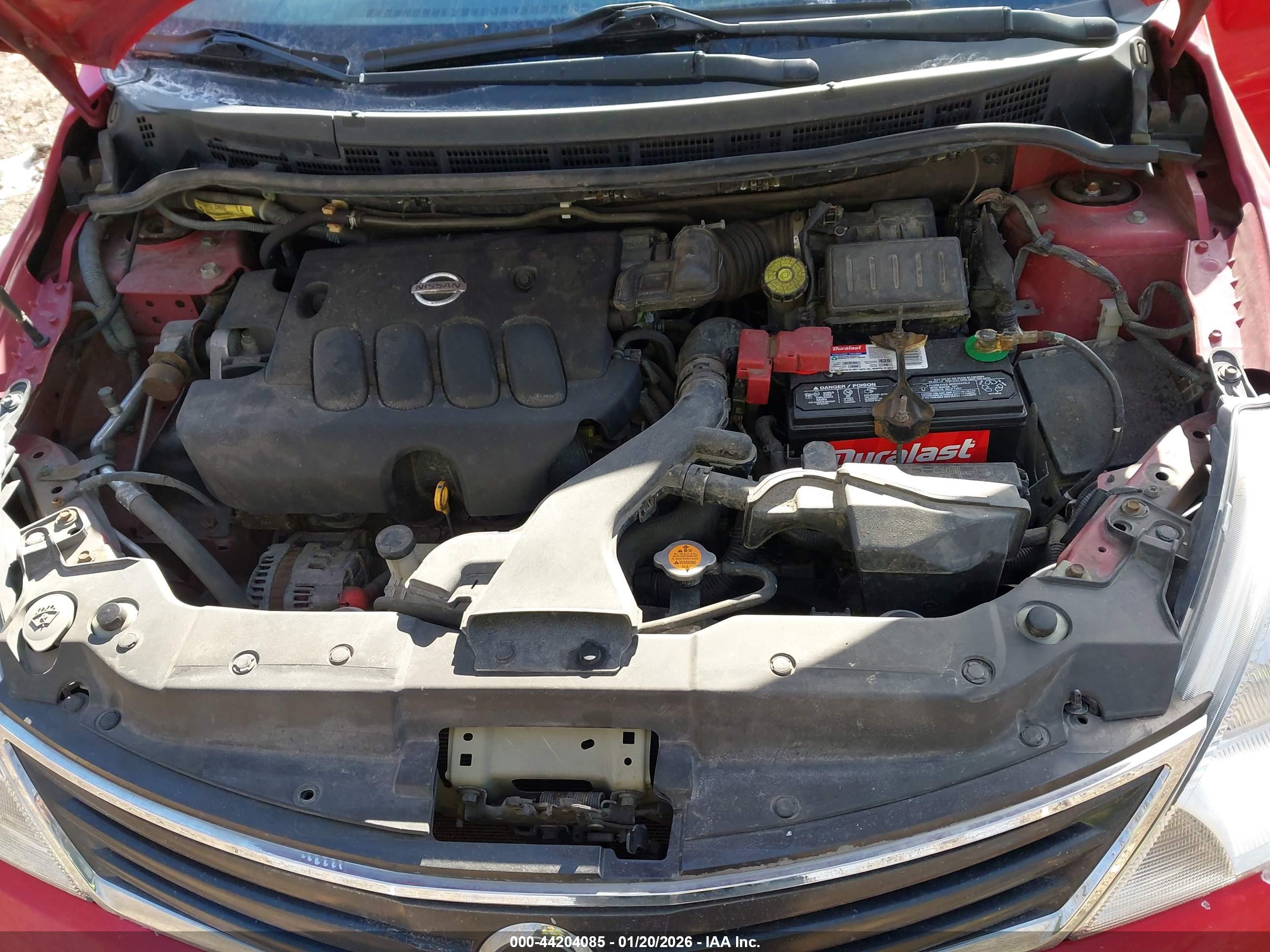 NISSAN VERSA image 10