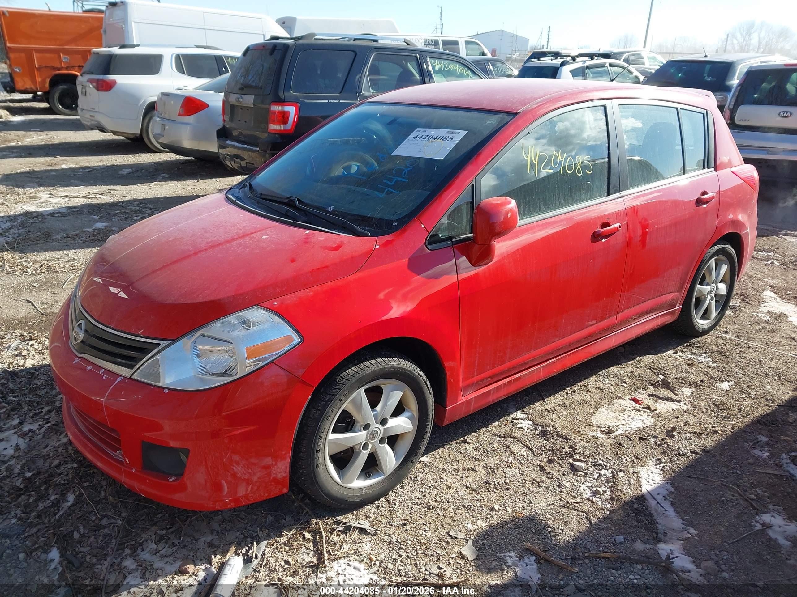 NISSAN VERSA image 2