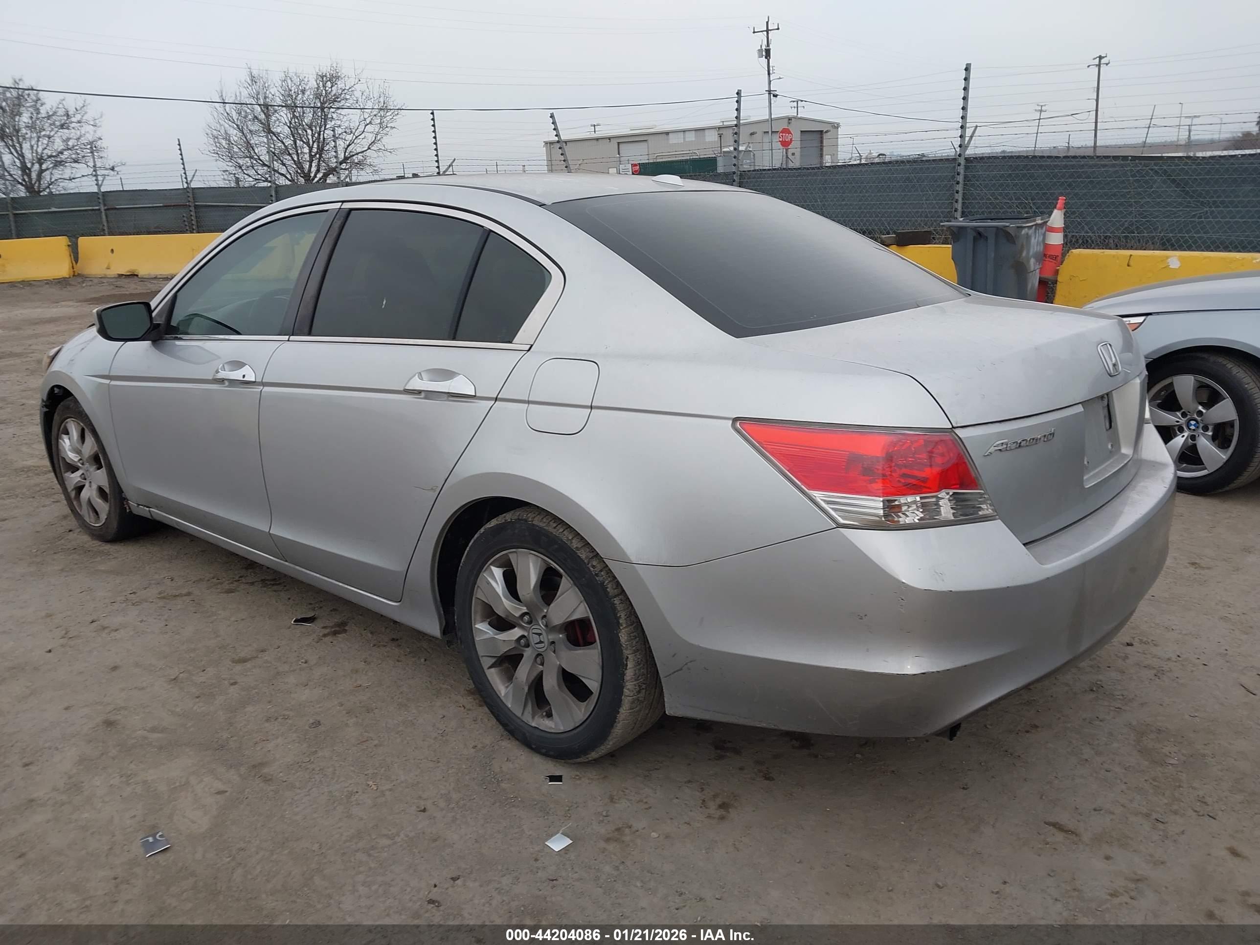 HONDA ACCORD image 3