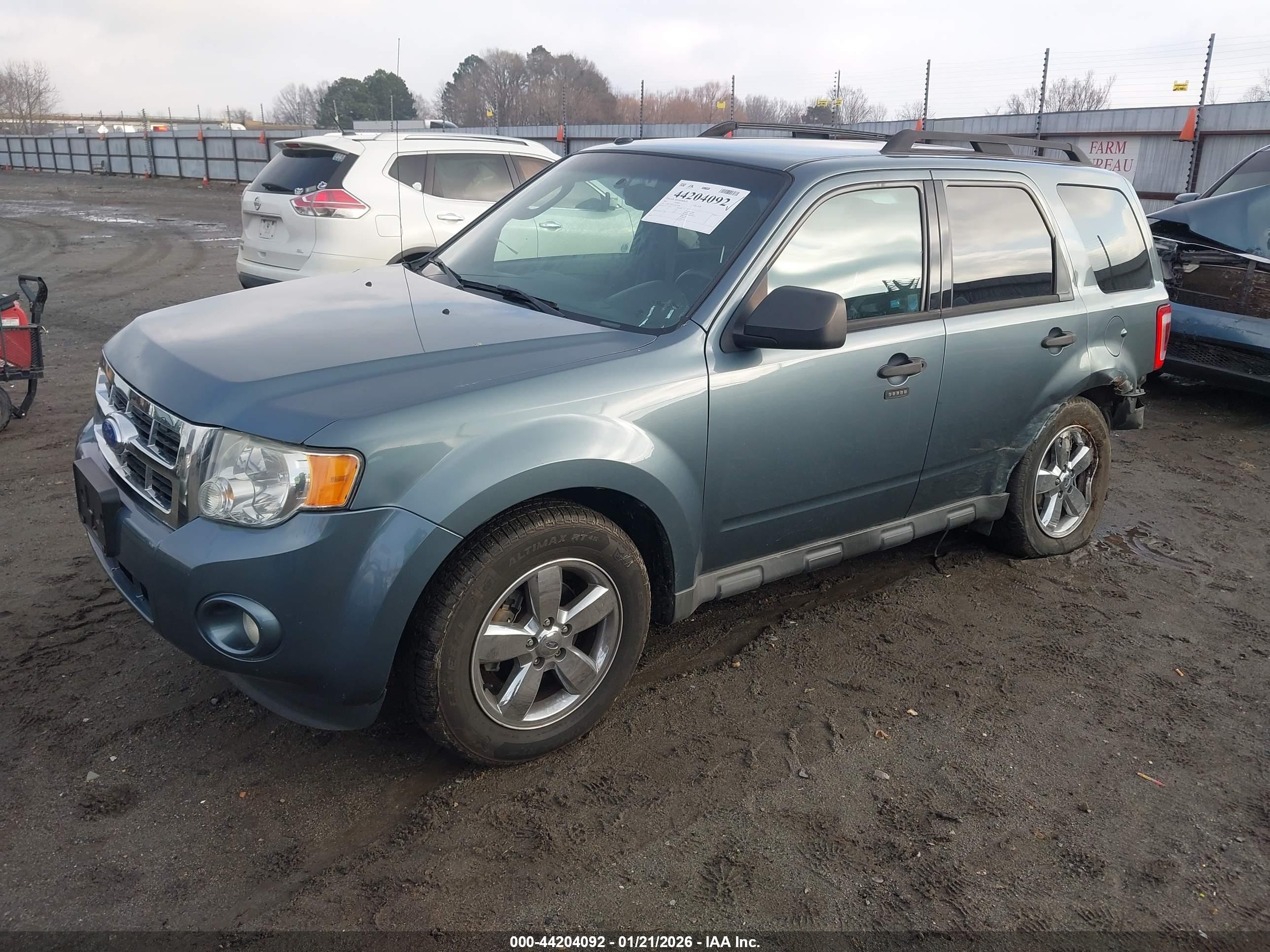 FORD ESCAPE image 2