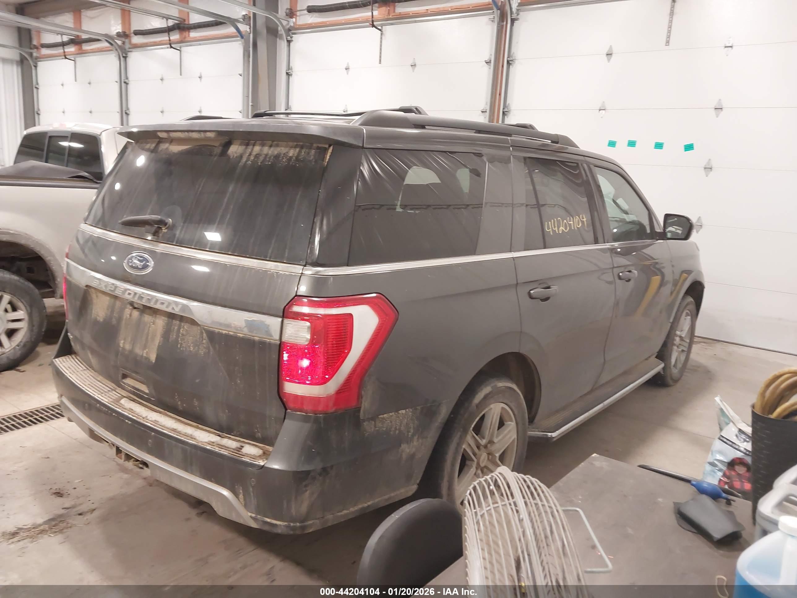 FORD EXPEDITION image 4