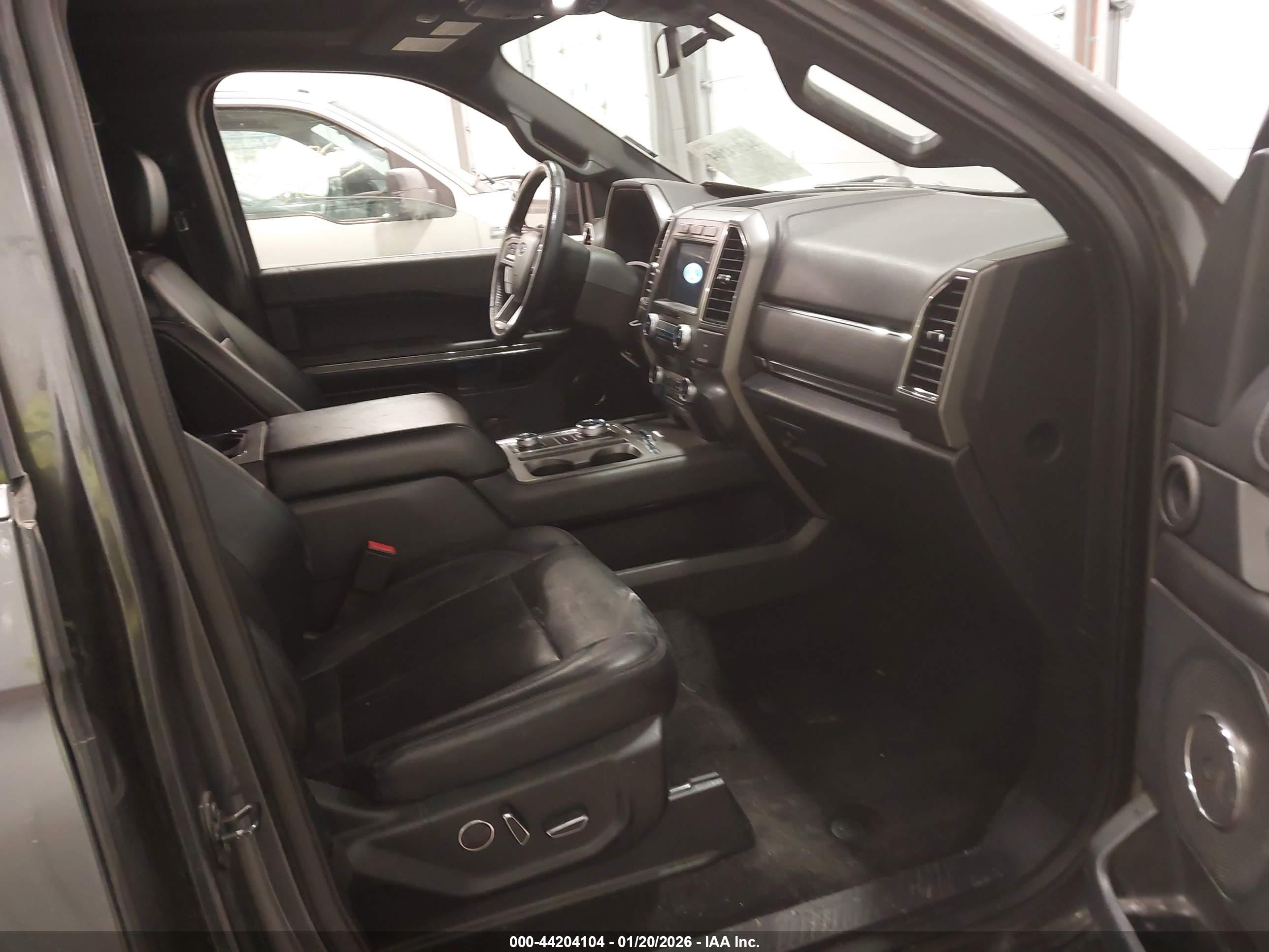 FORD EXPEDITION image 5