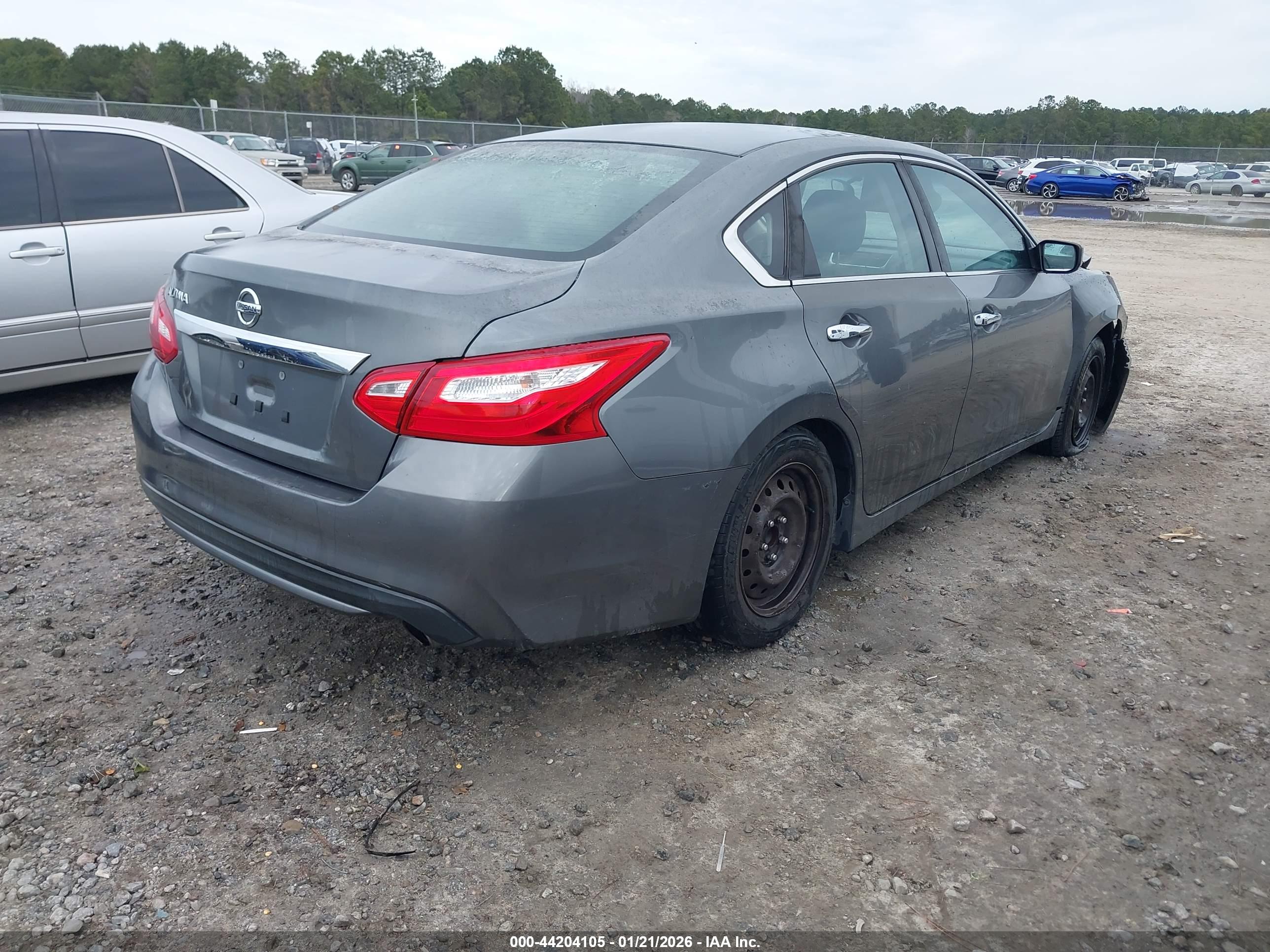 NISSAN ALTIMA image 4