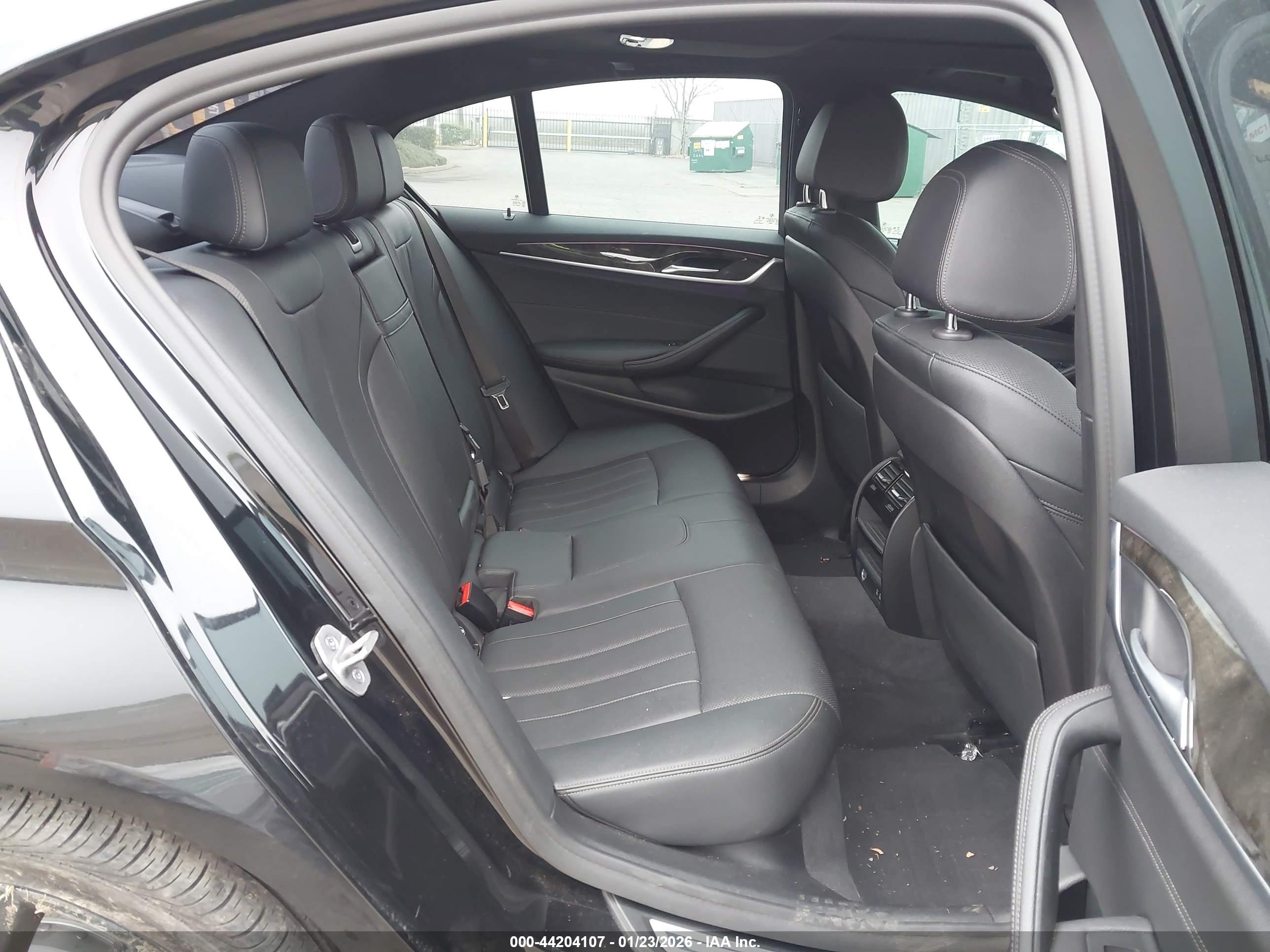 BMW 530 image 8