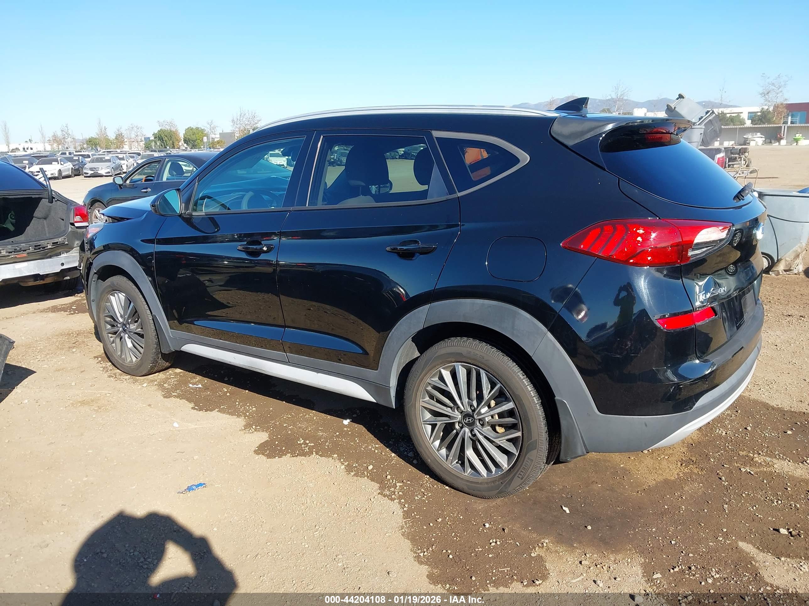 HYUNDAI TUCSON image 3