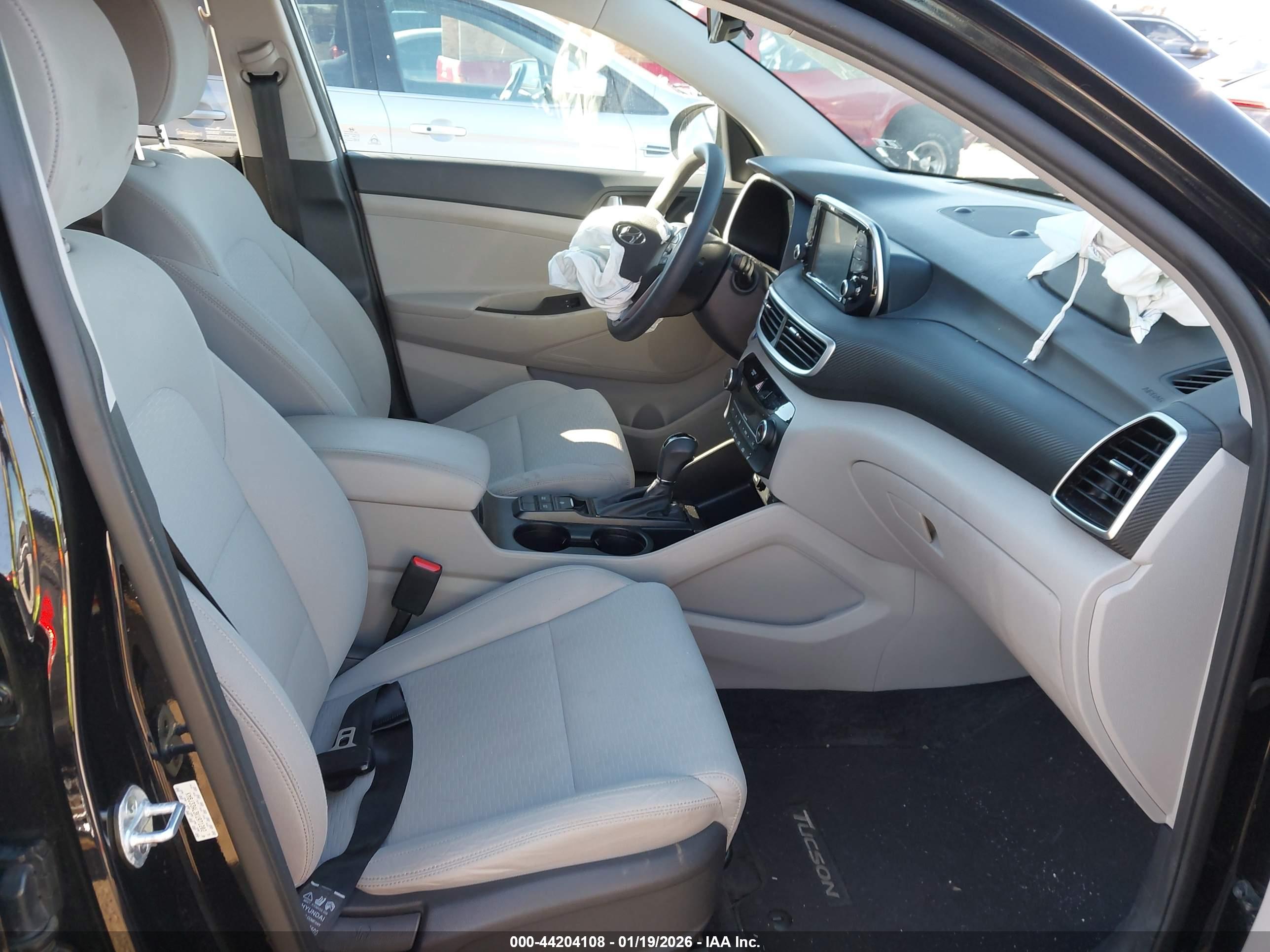 HYUNDAI TUCSON image 5