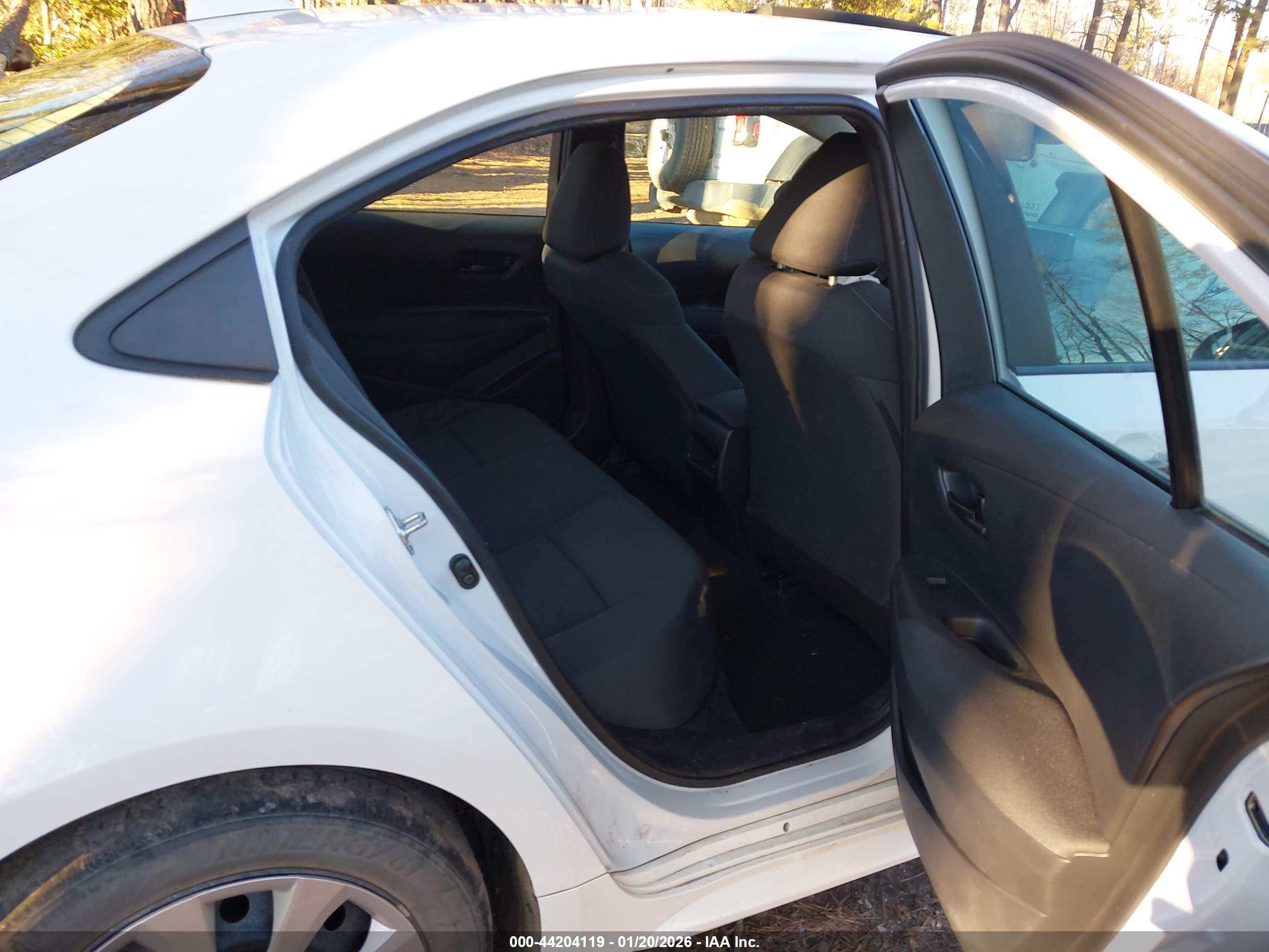 TOYOTA COROLLA image 8