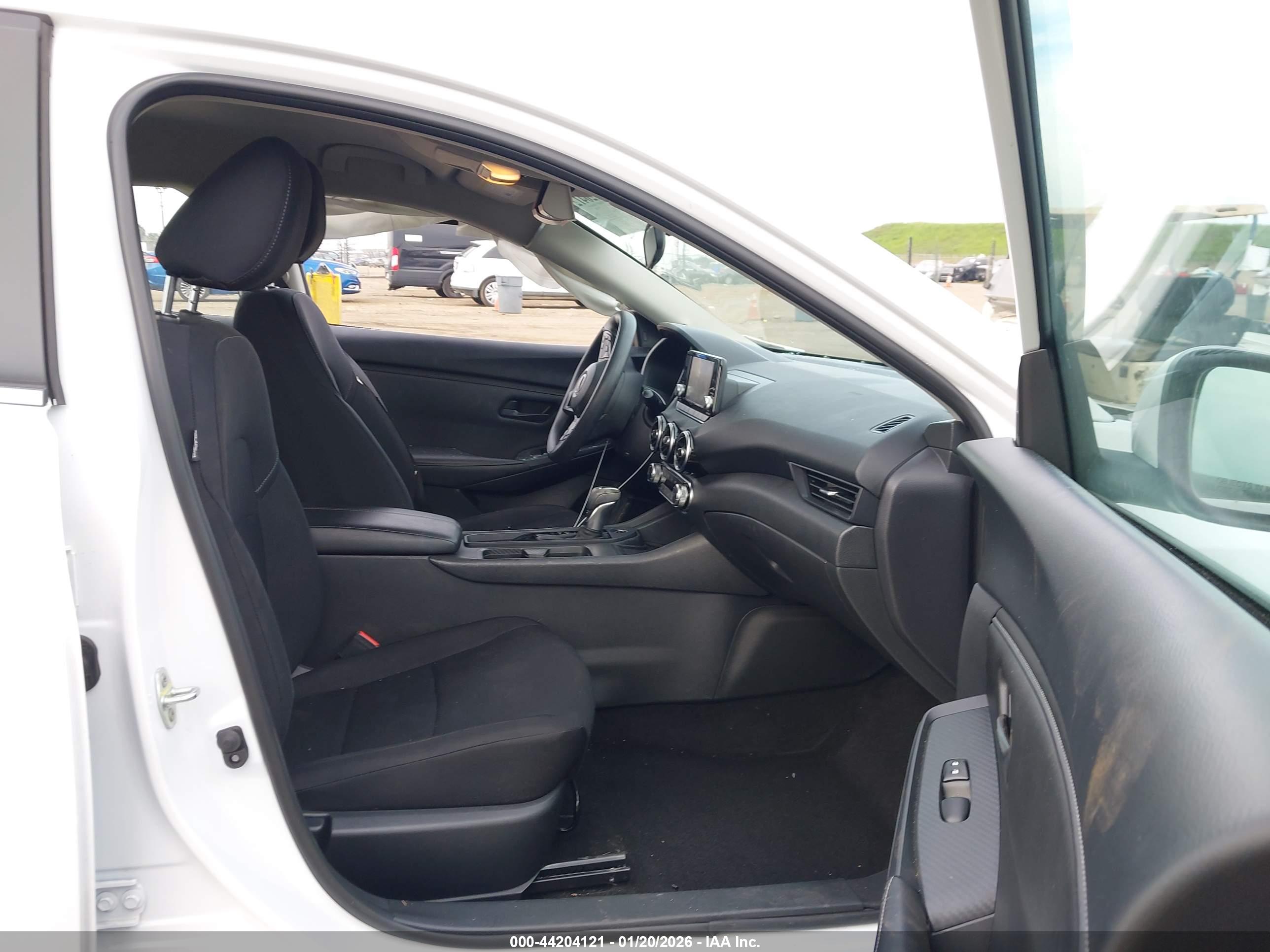 NISSAN SENTRA image 5