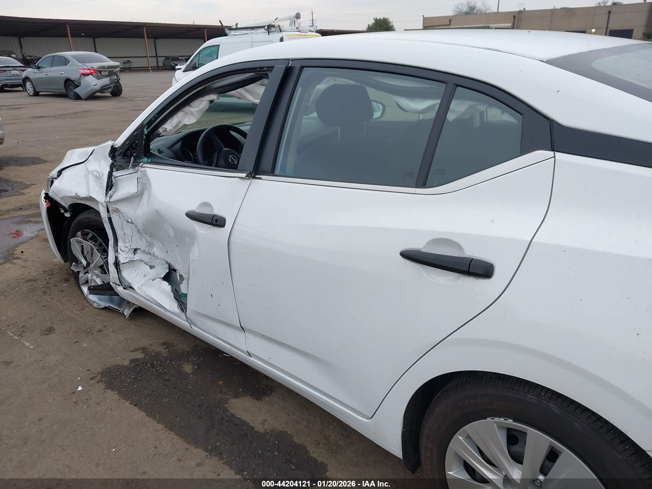 NISSAN SENTRA image 6