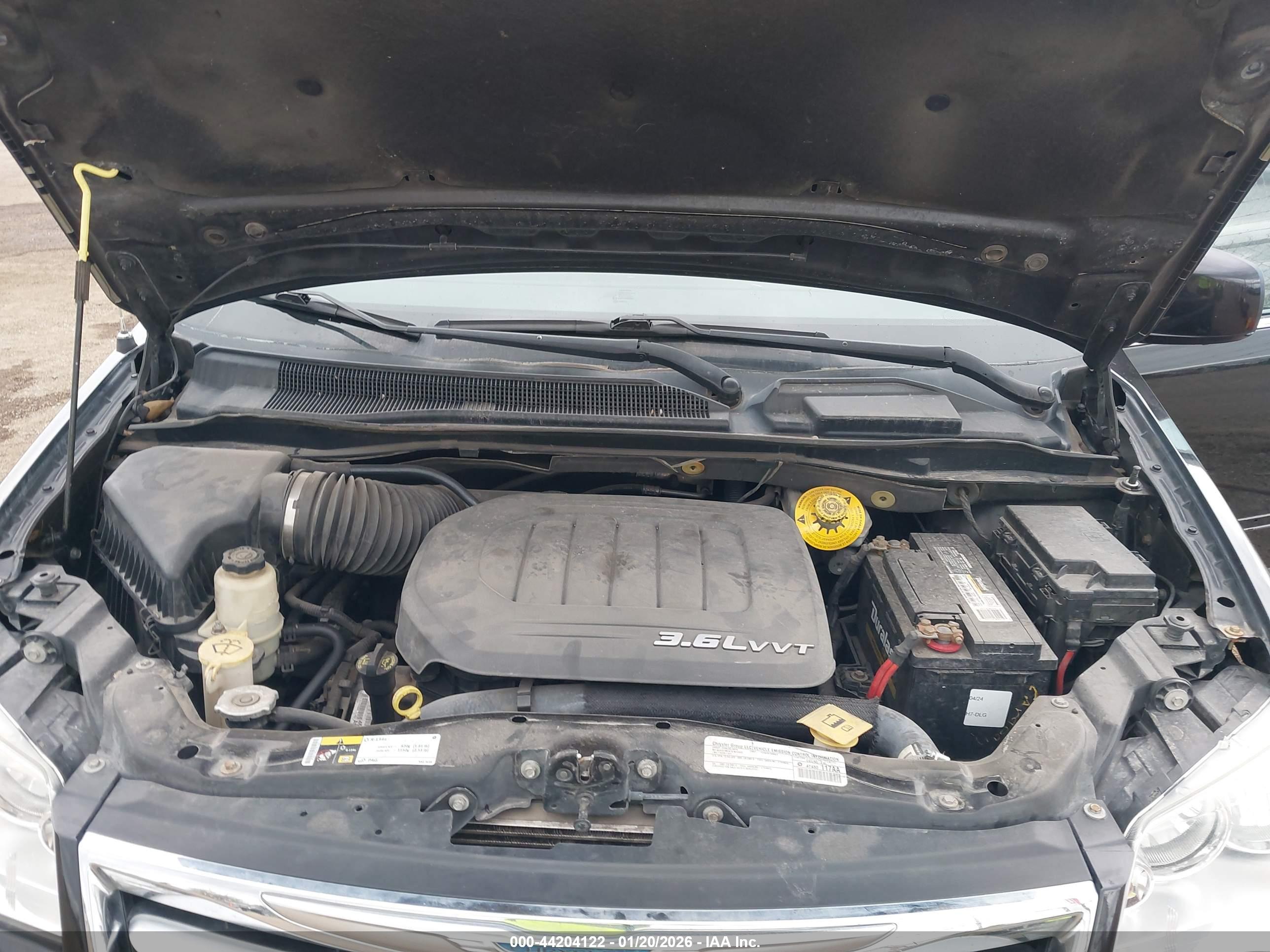 CHRYSLER TOWN image 10