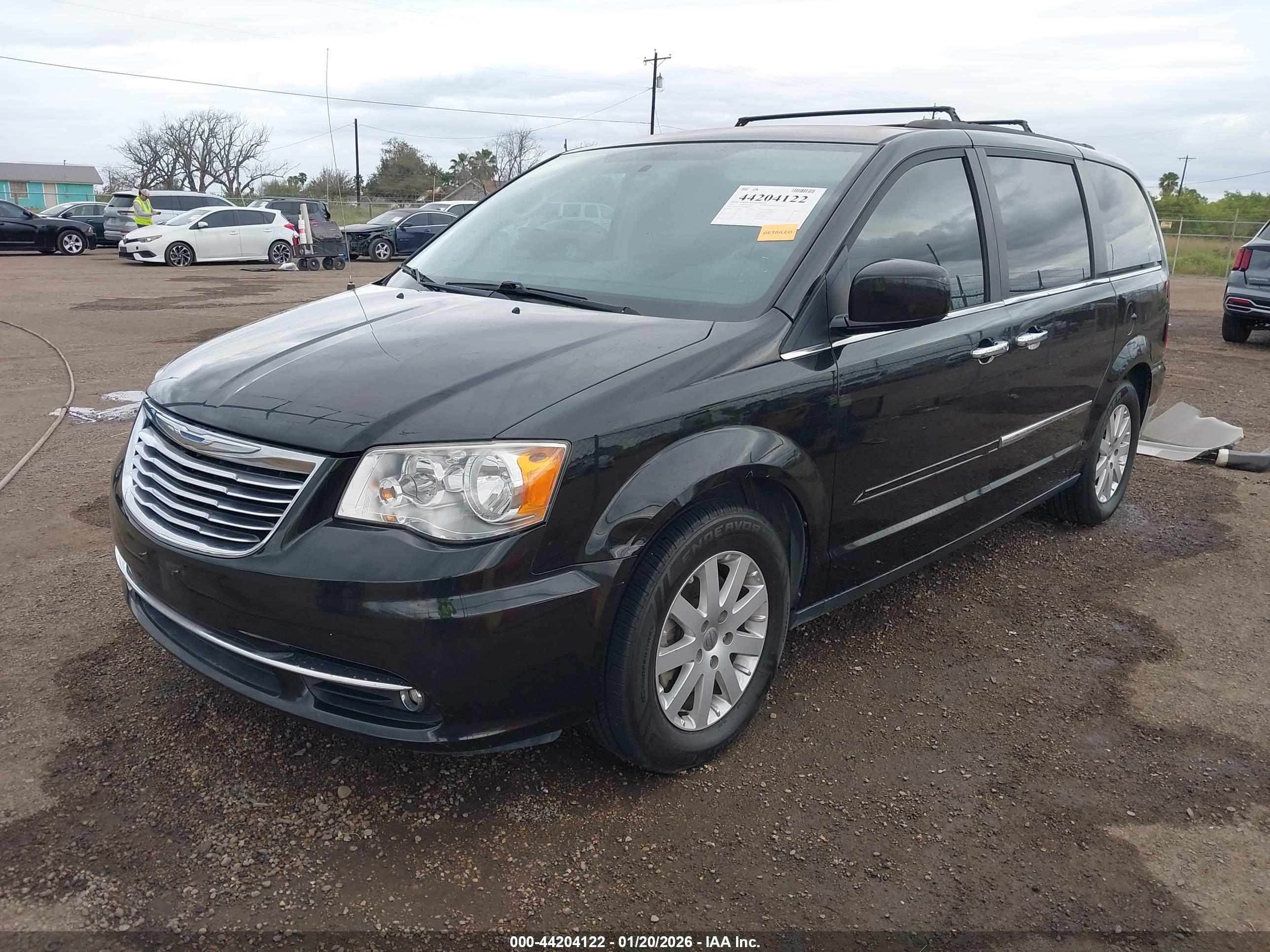 CHRYSLER TOWN image 2