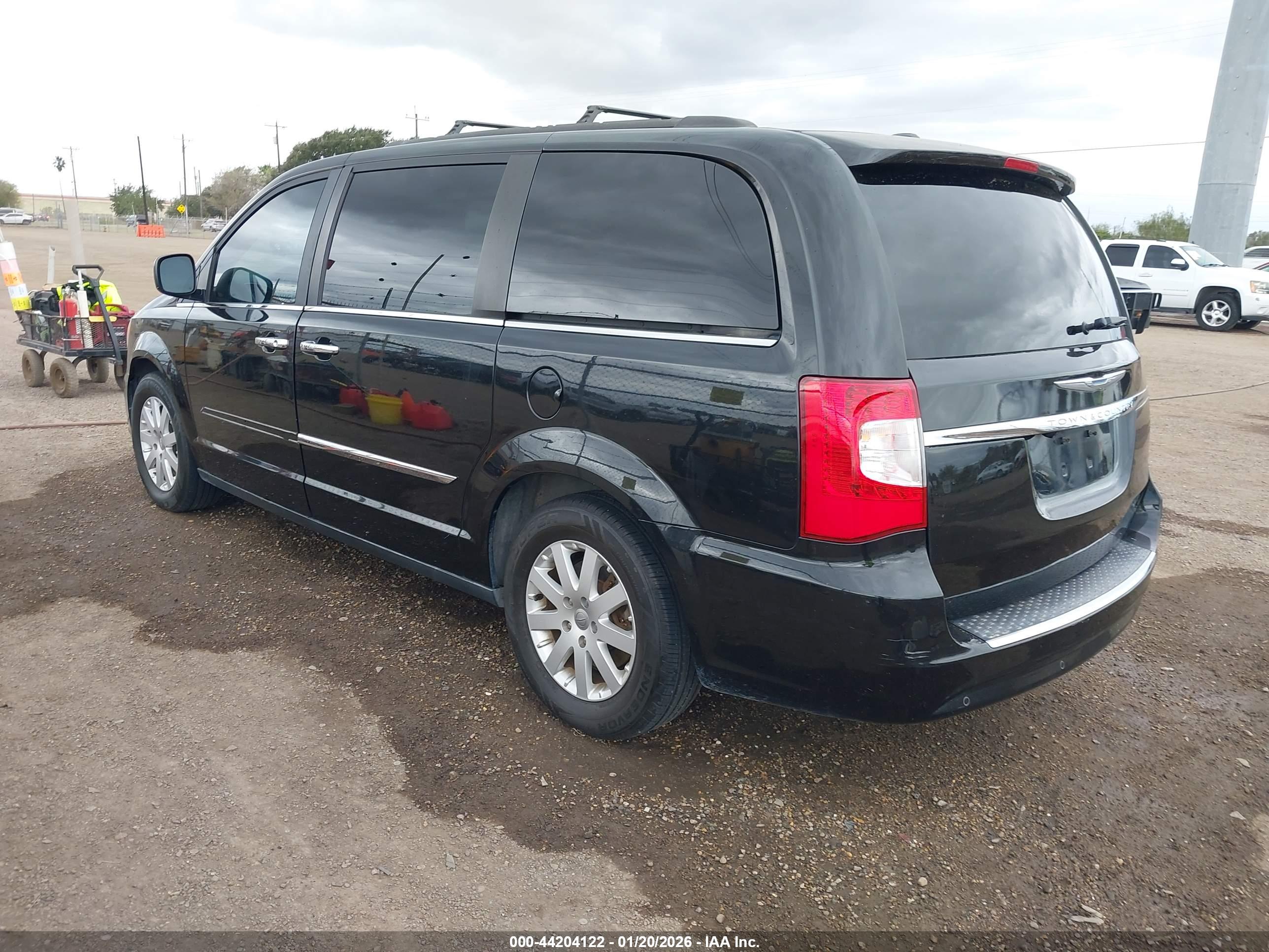 CHRYSLER TOWN image 3