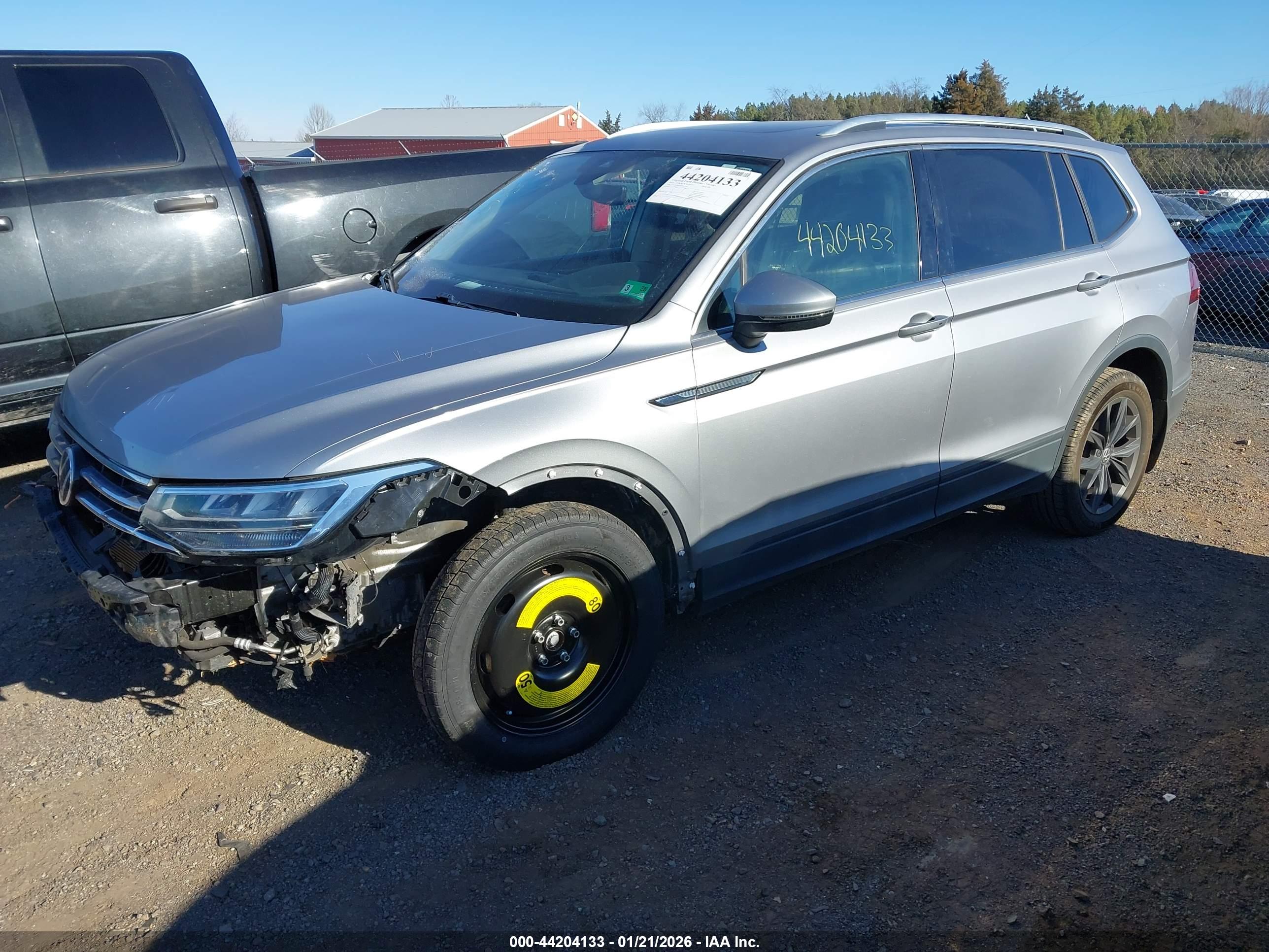 VOLKSWAGEN TIGUAN image 2