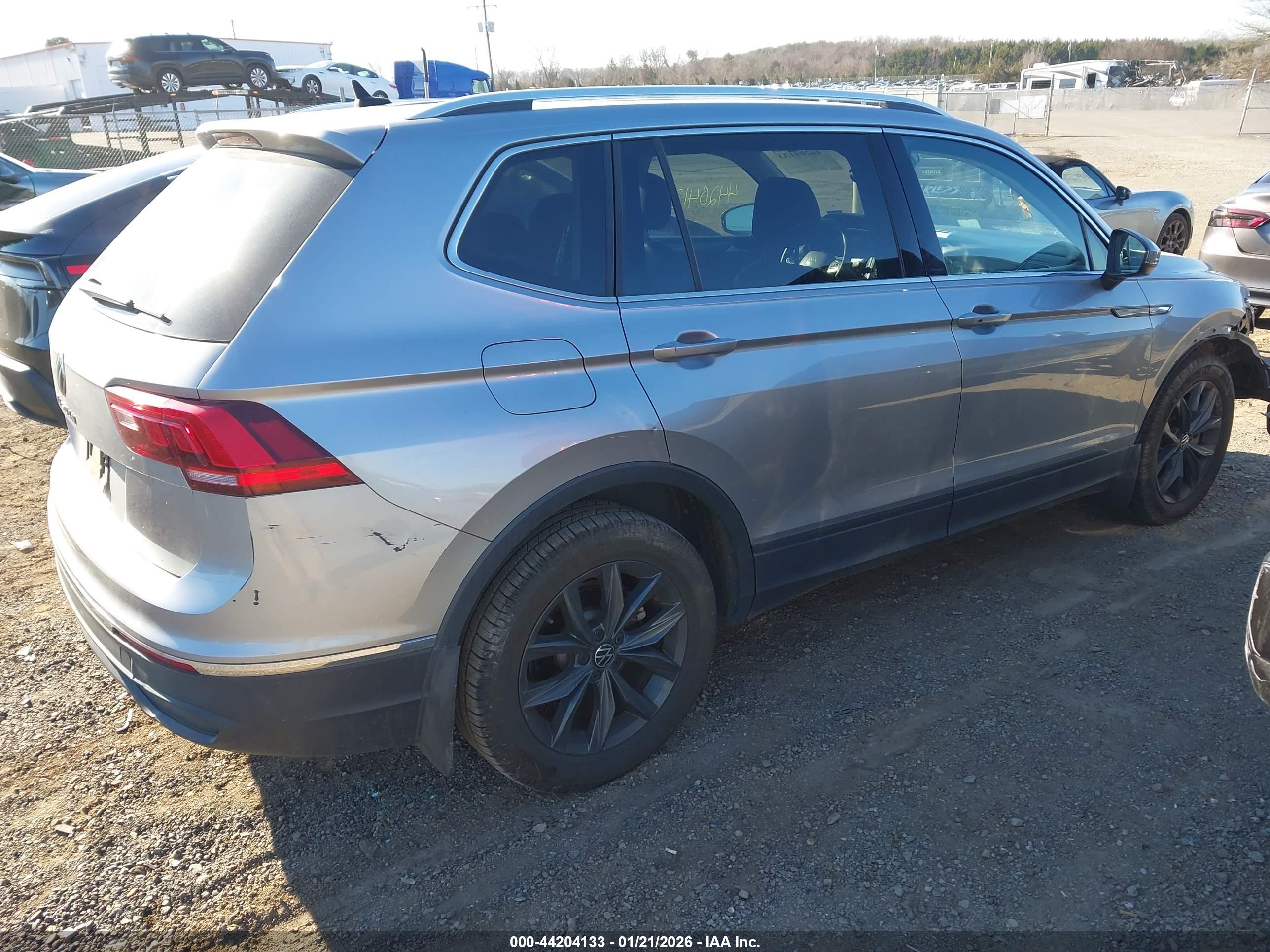 VOLKSWAGEN TIGUAN image 4