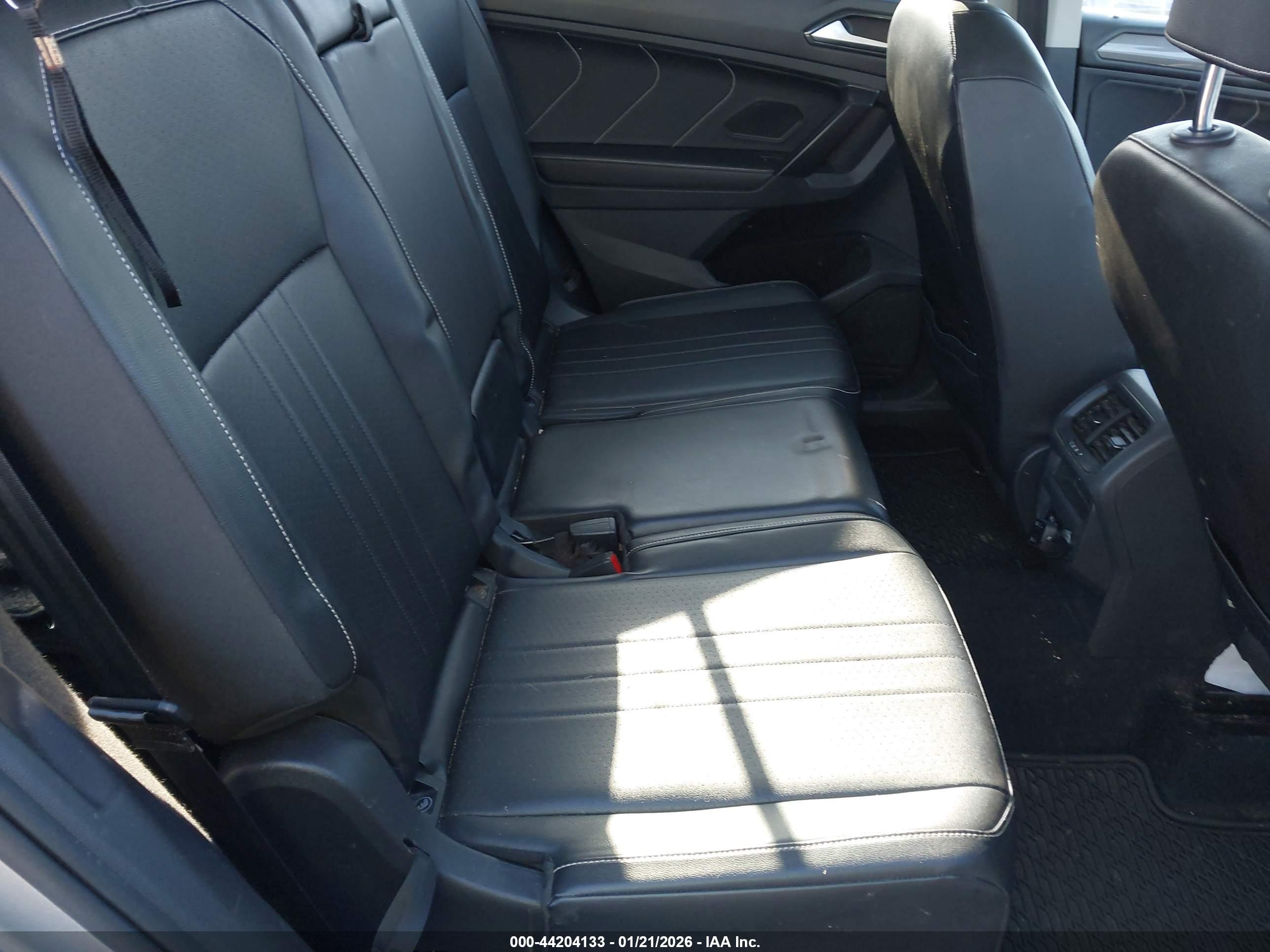VOLKSWAGEN TIGUAN image 8