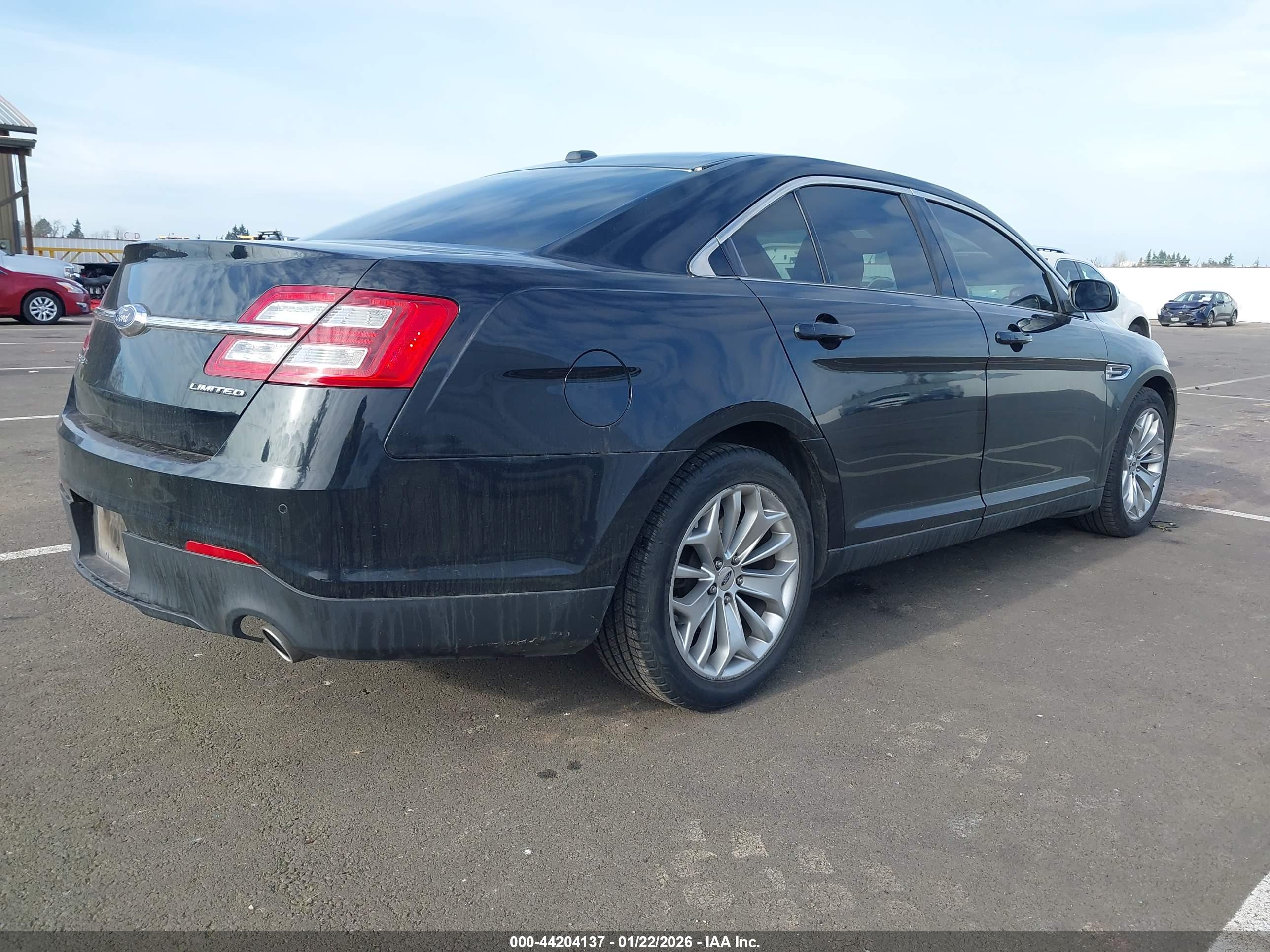 FORD TAURUS image 4
