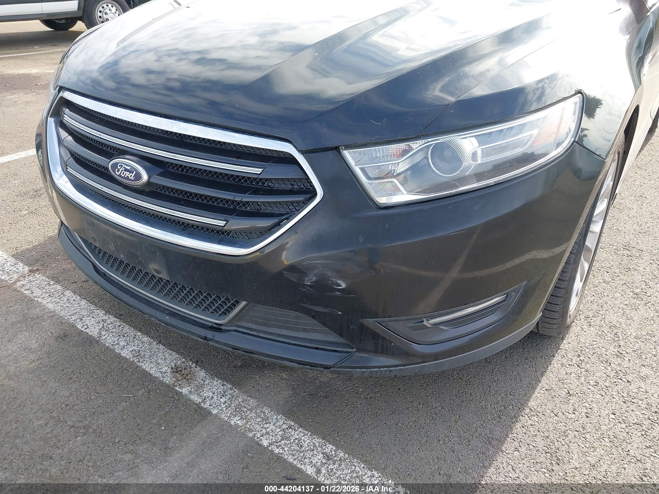 FORD TAURUS image 6