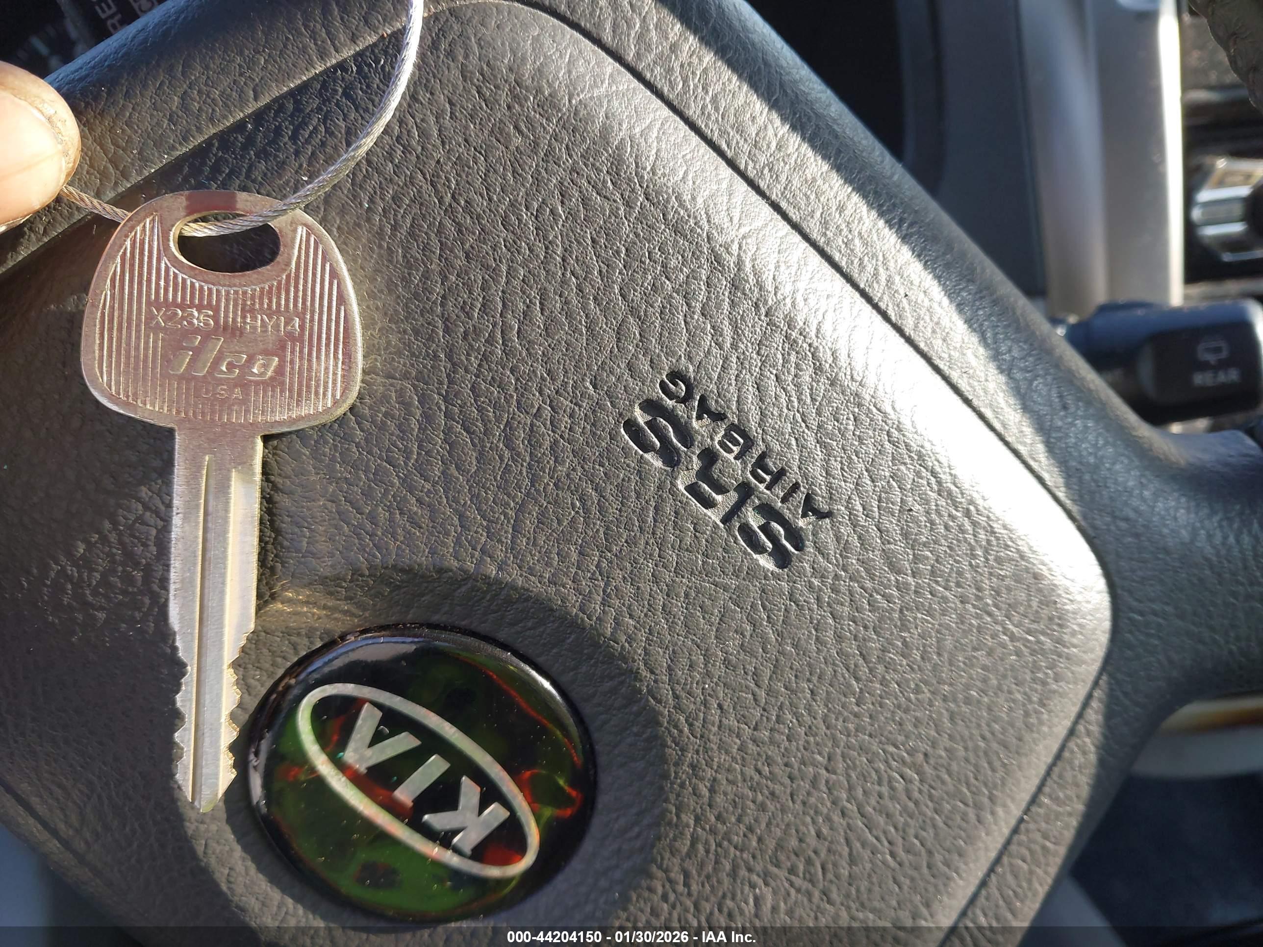 KIA SPECTRA5 image 11