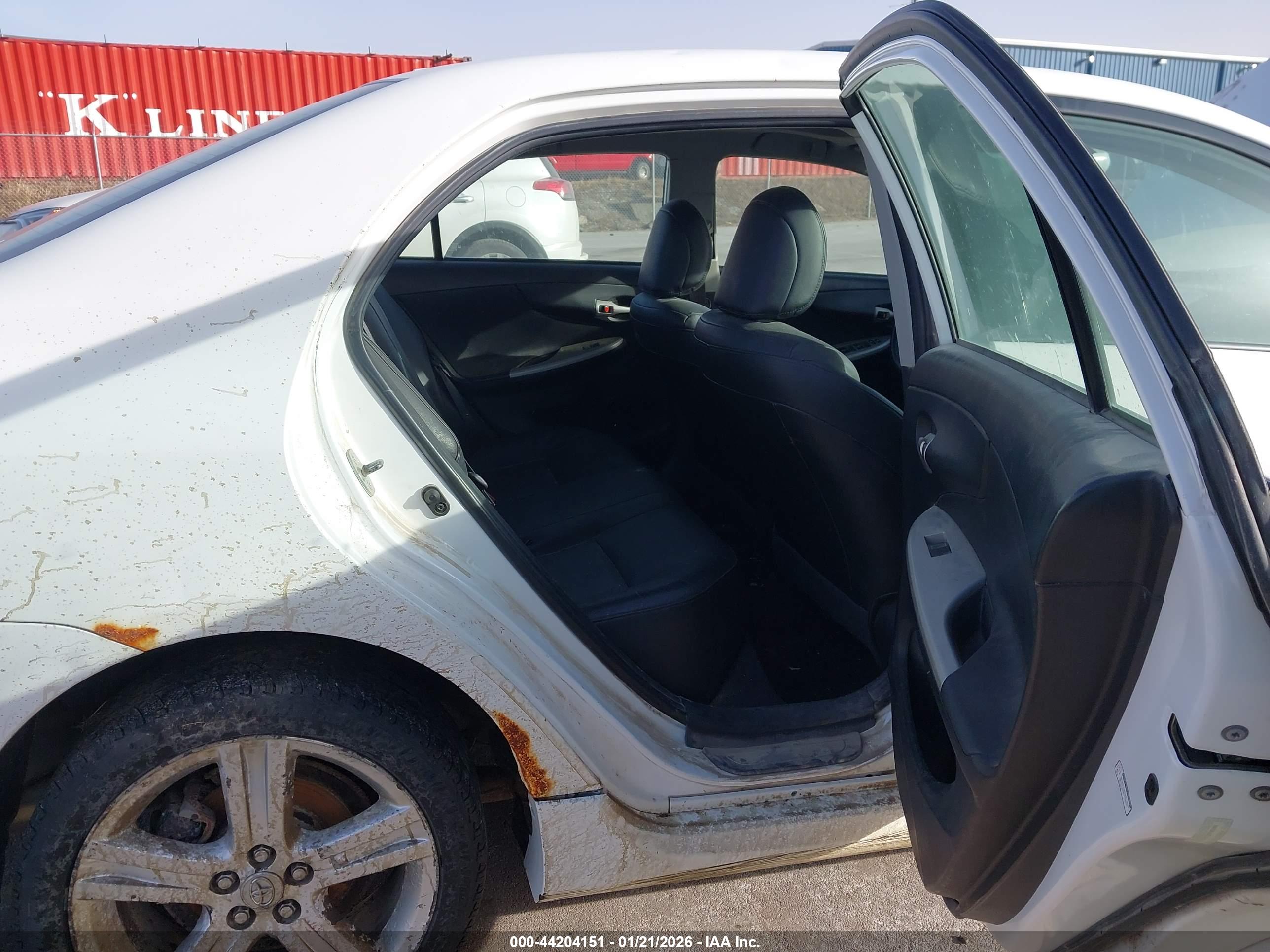 TOYOTA COROLLA image 8