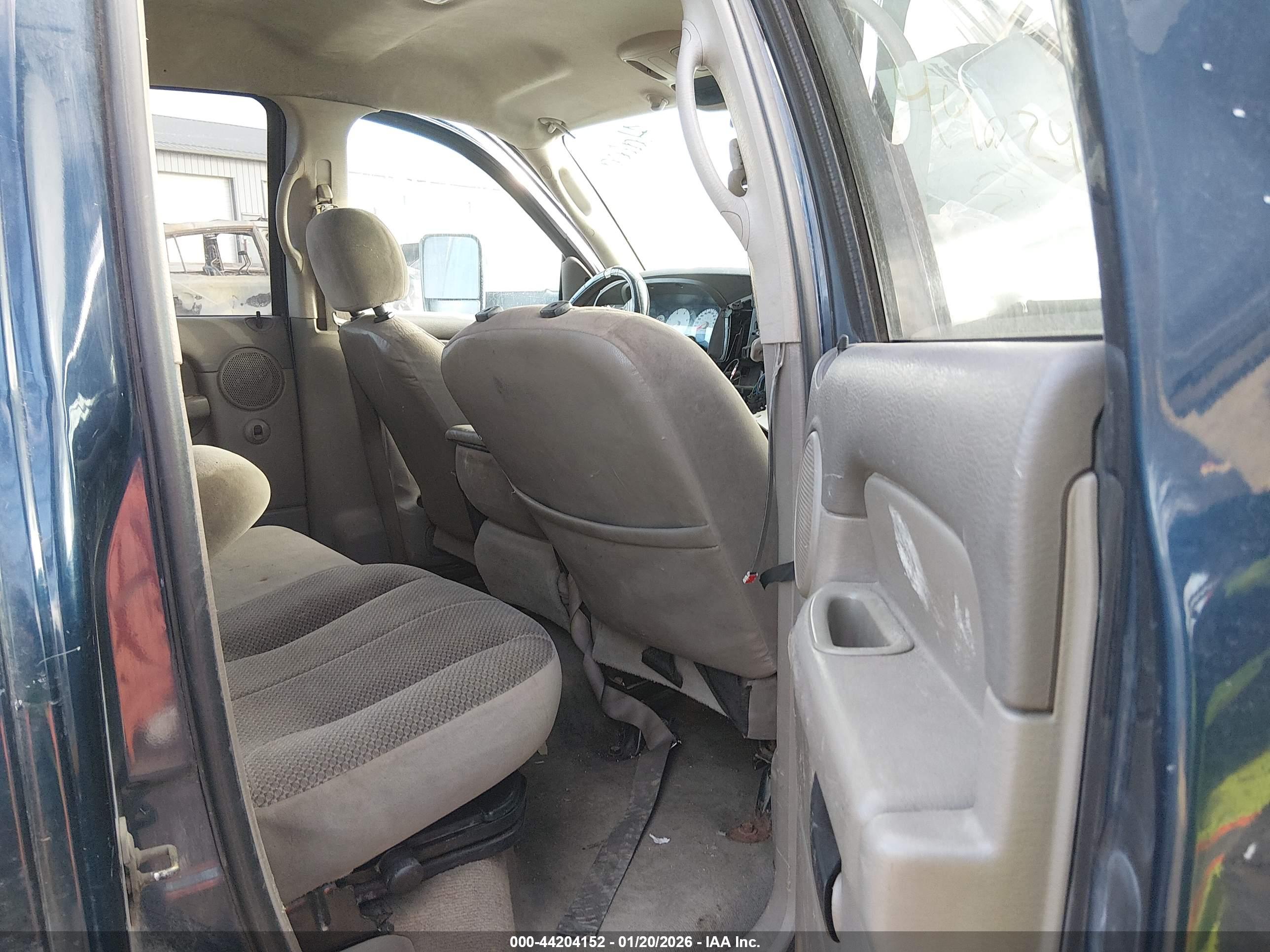 DODGE RAM image 8