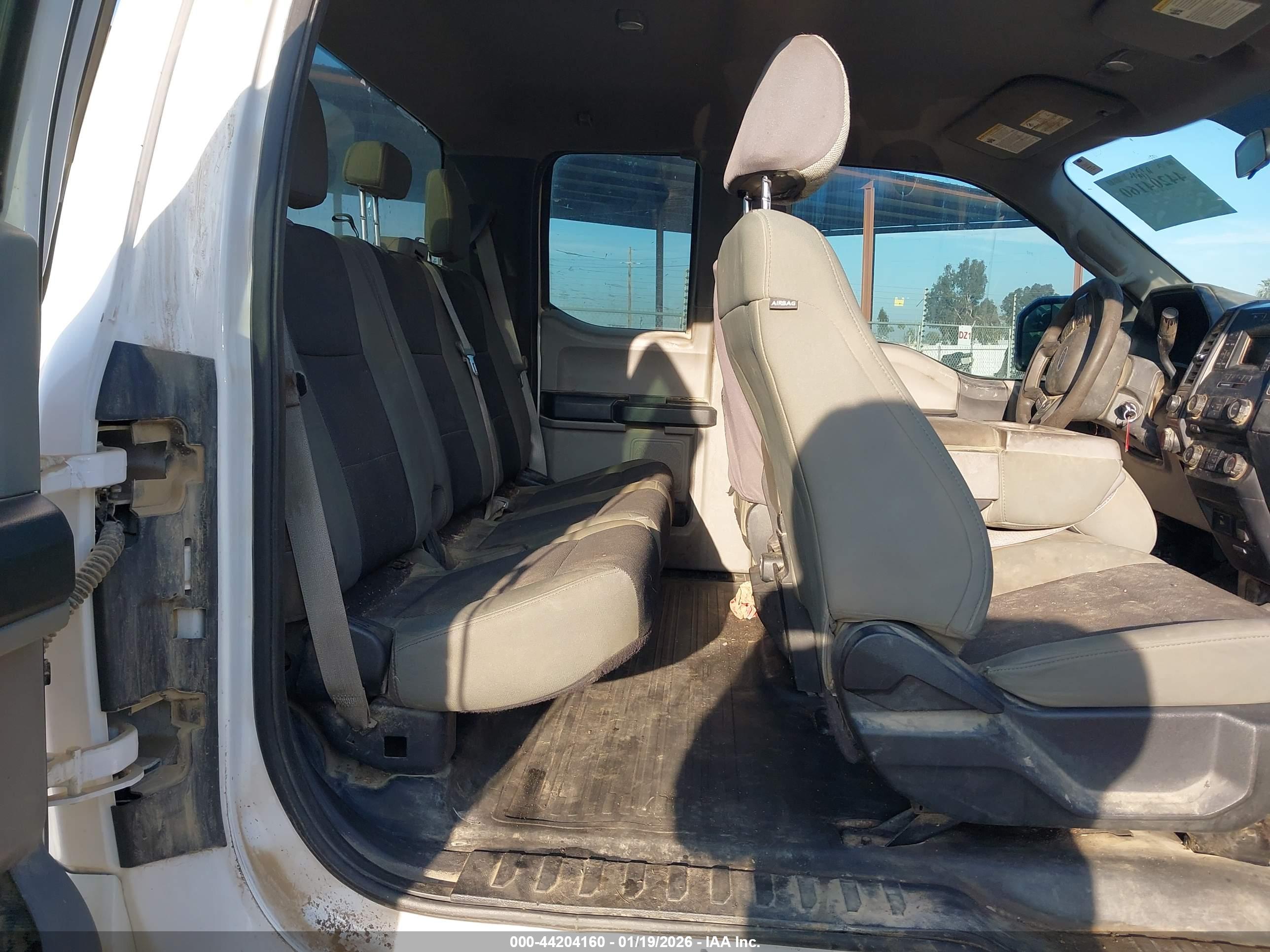 FORD F-150 image 8
